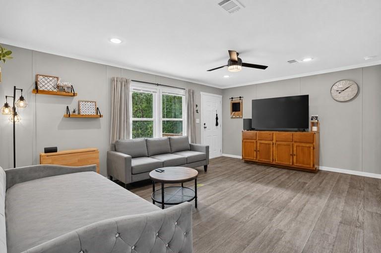 10 Oakwood Drive