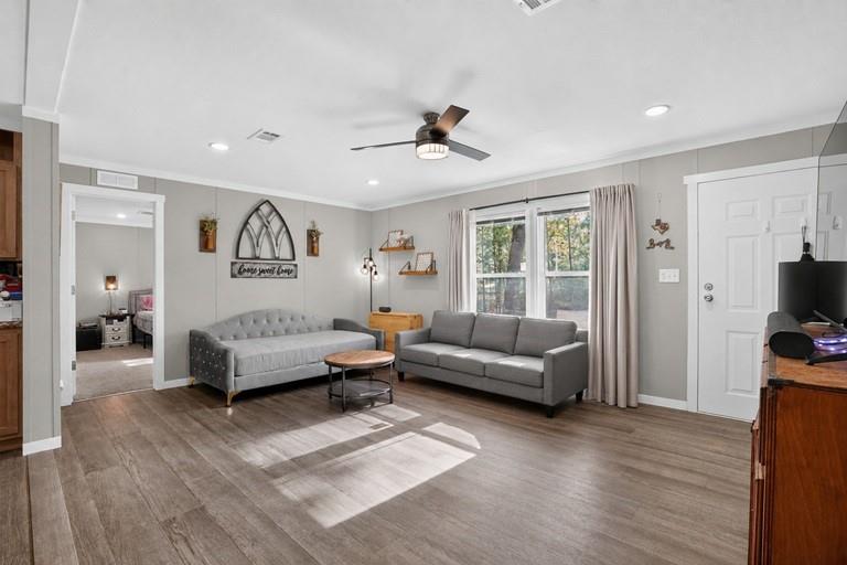 10 Oakwood Drive