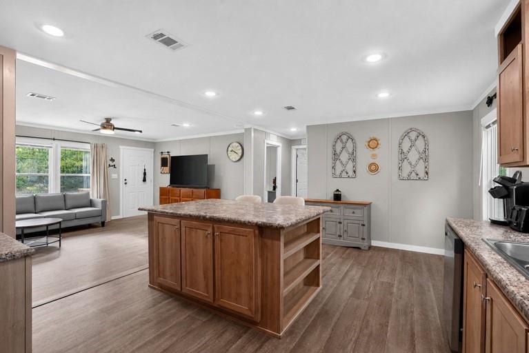 10 Oakwood Drive
