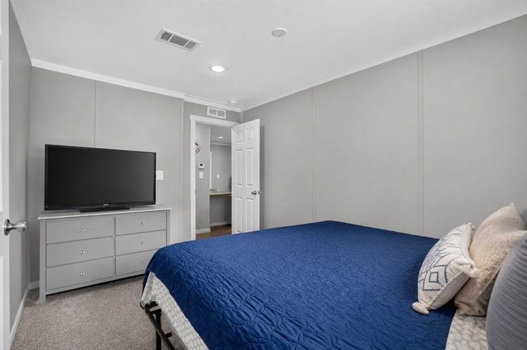 10 Oakwood Drive