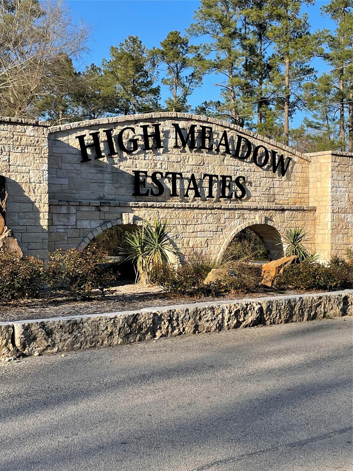 00 Saratoga Woods