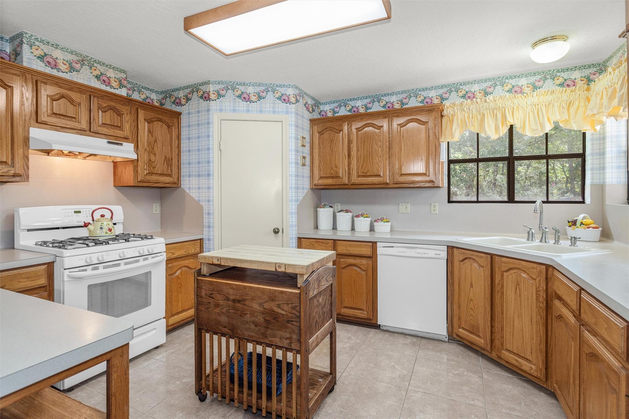 4114 Sweetgum Drive