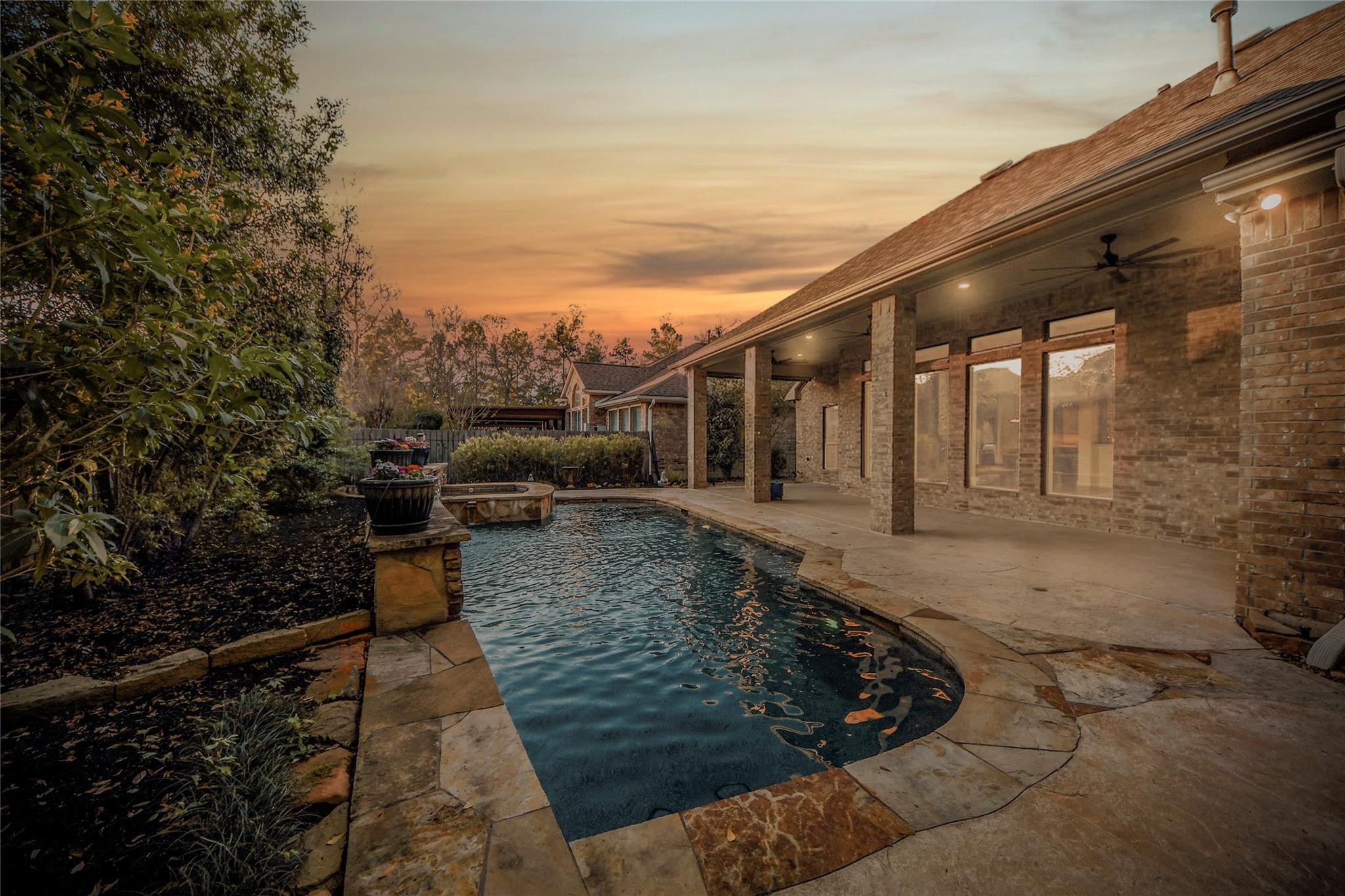 7 Dunwood Springs Court