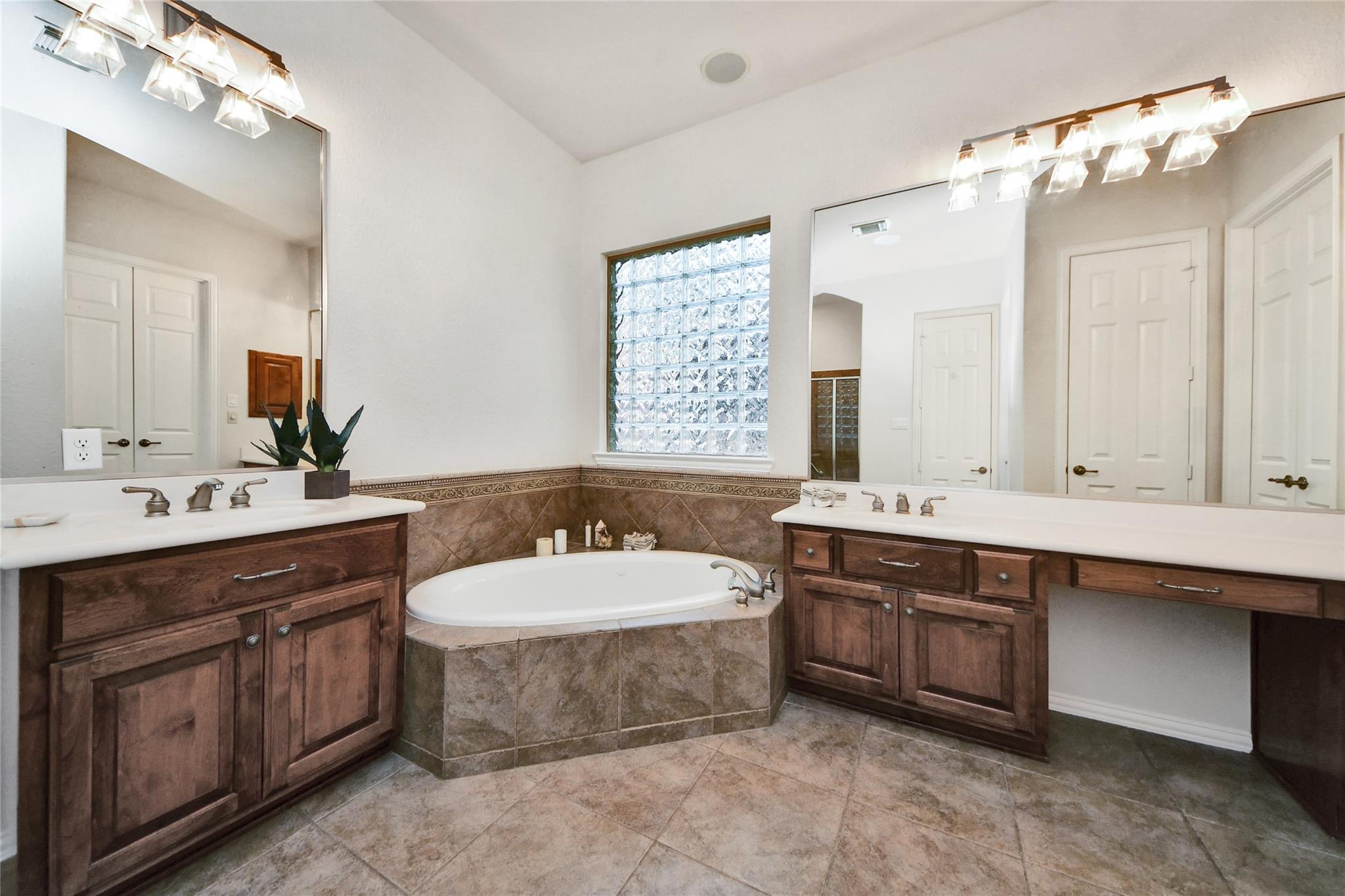 7 Dunwood Springs Court