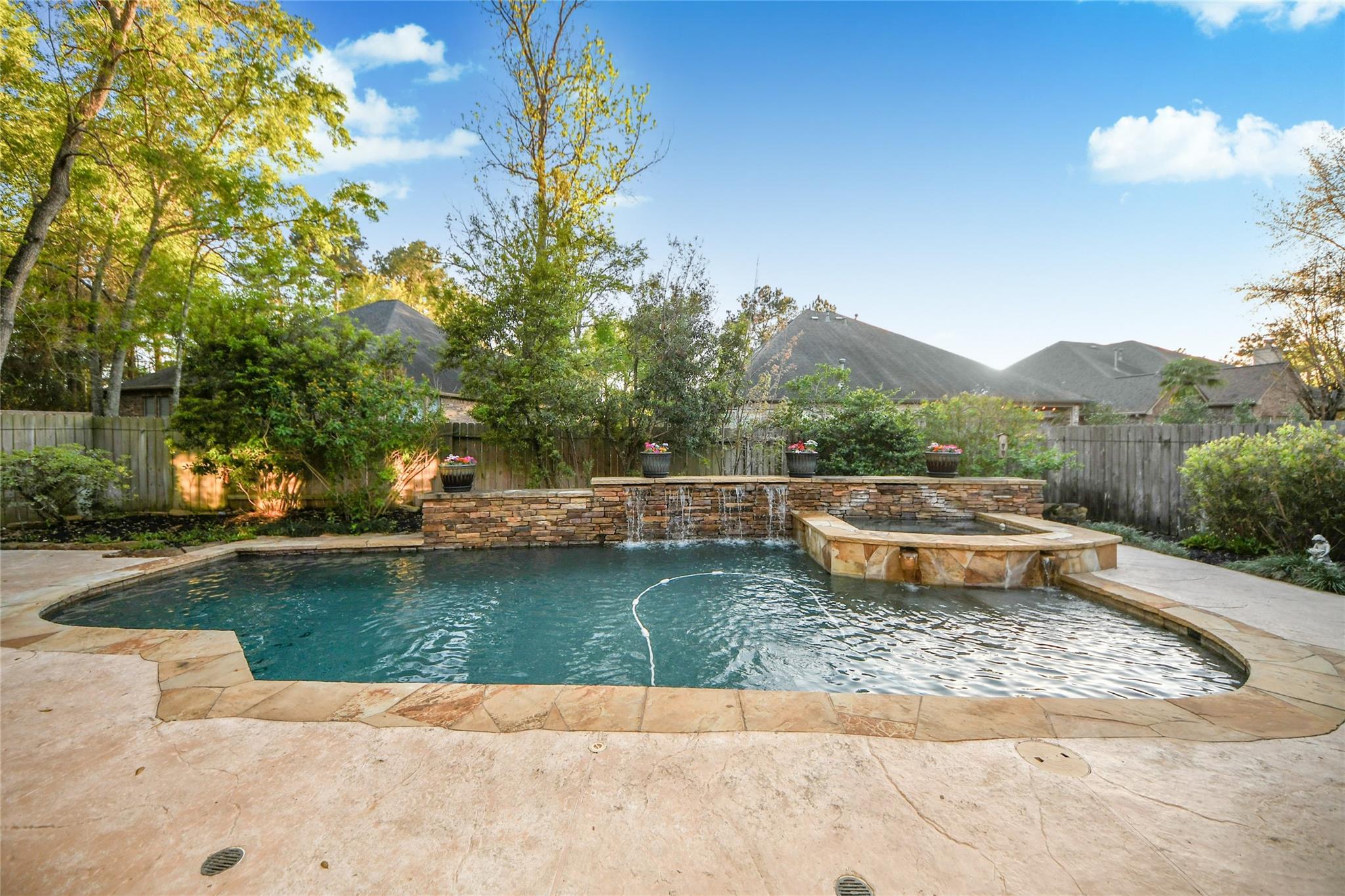 7 Dunwood Springs Court