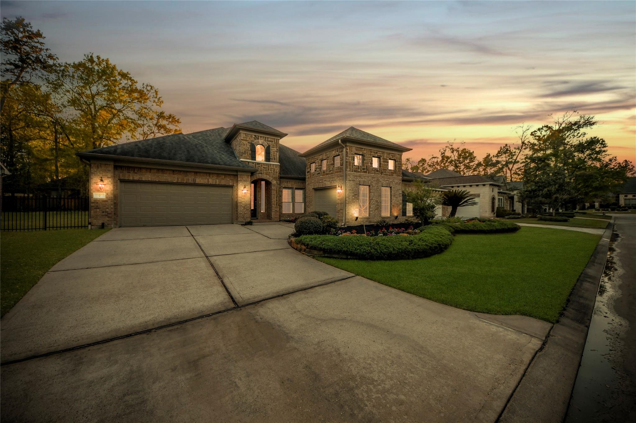 7 Dunwood Springs Court