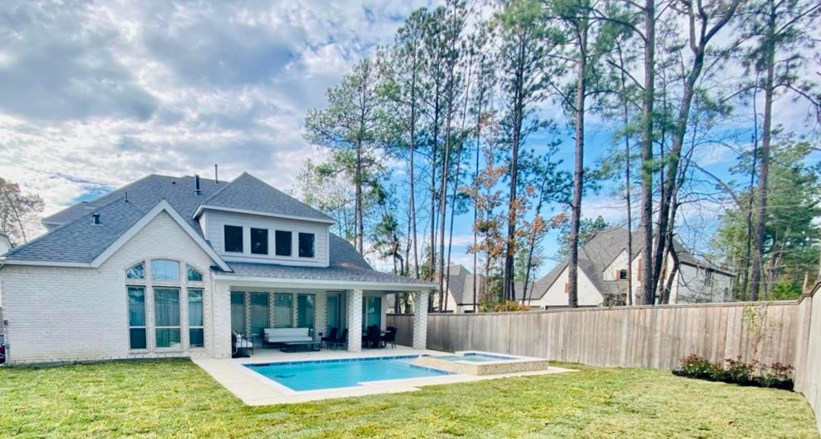 176 Sweeping Valley Drive