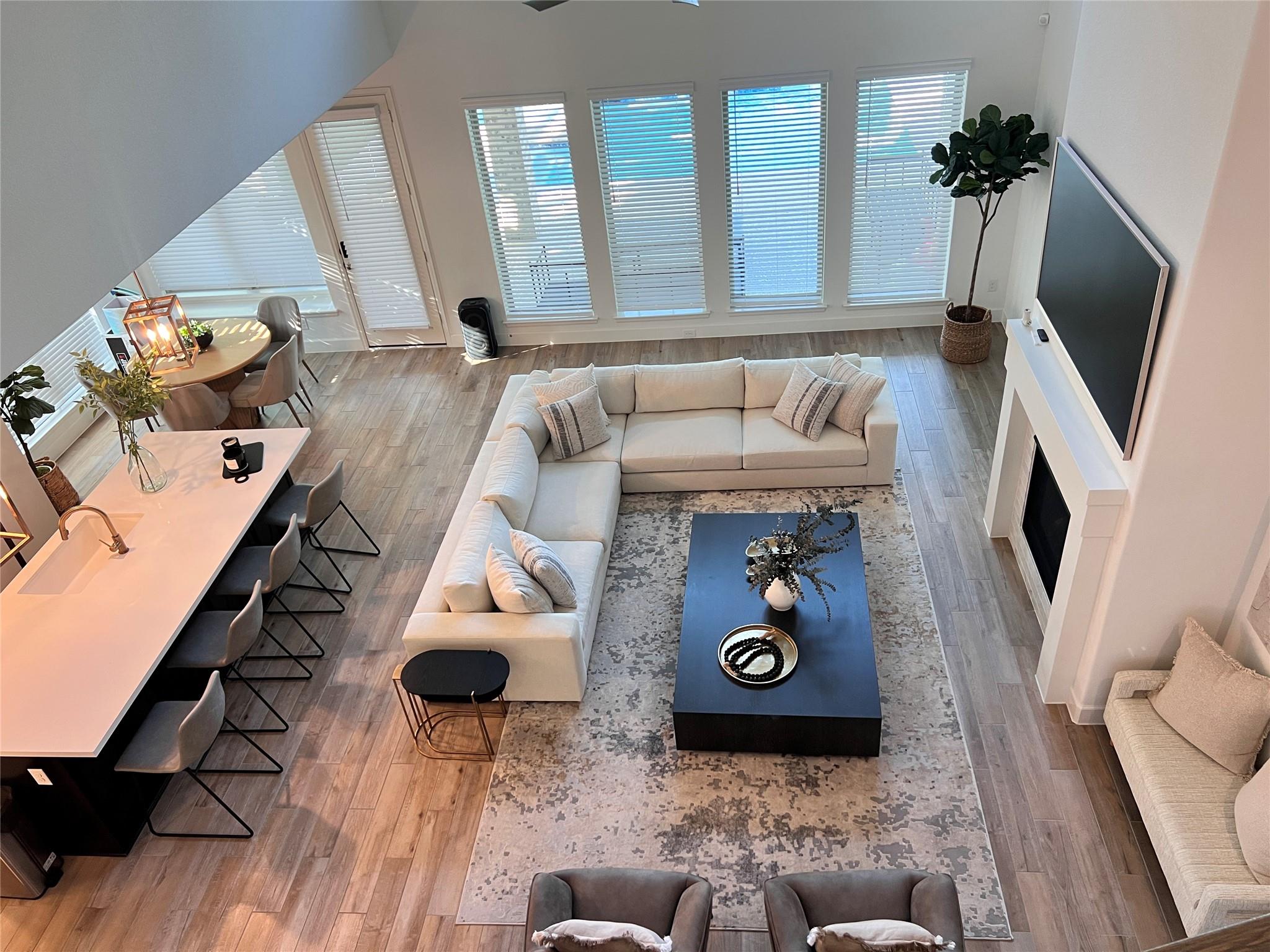 176 Sweeping Valley Drive