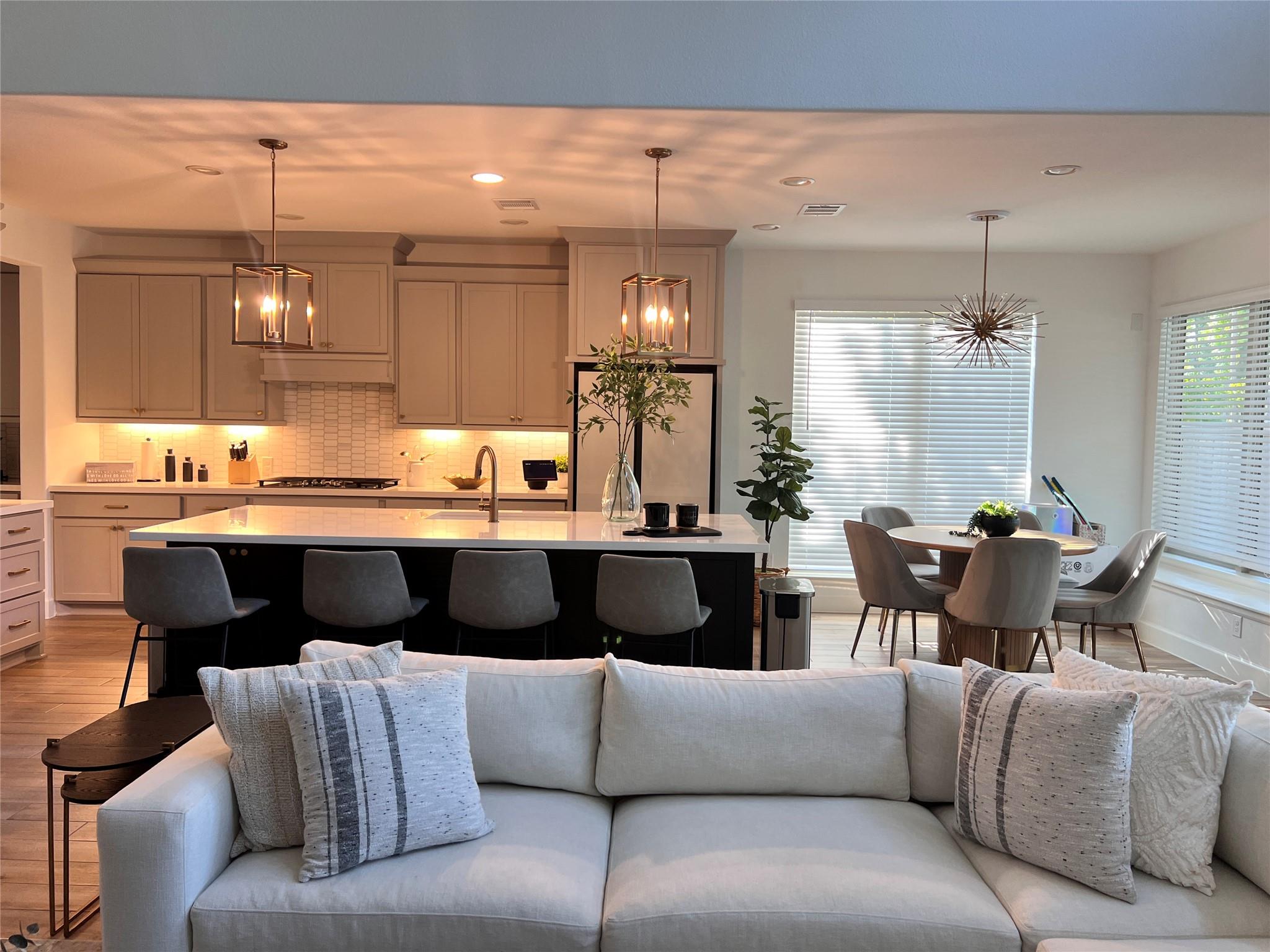 176 Sweeping Valley Drive