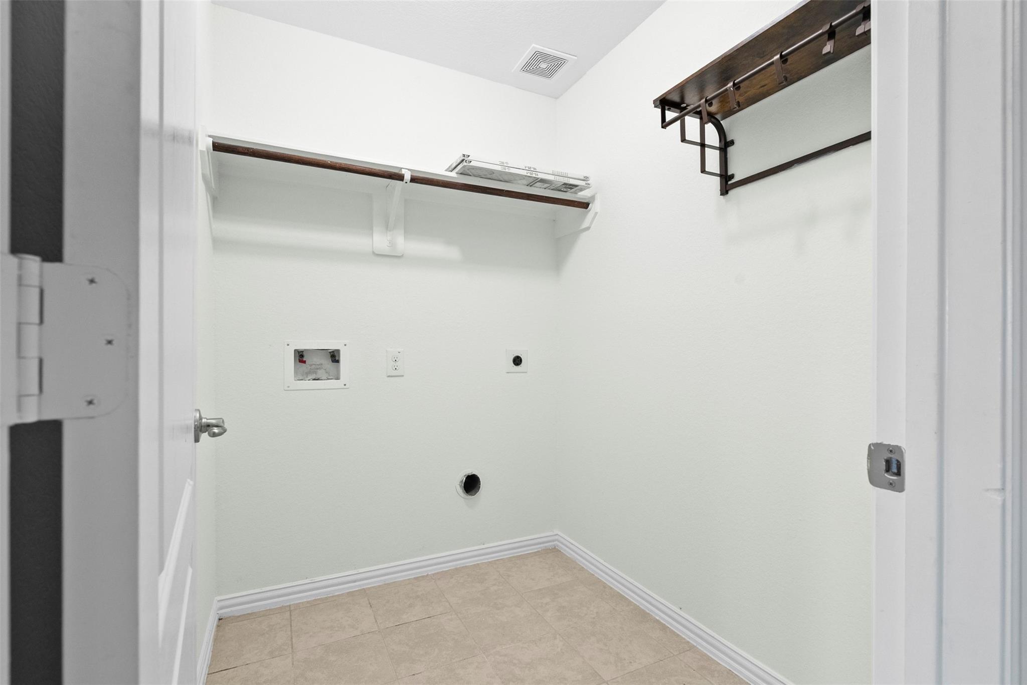2213 Ivy Wall Drive