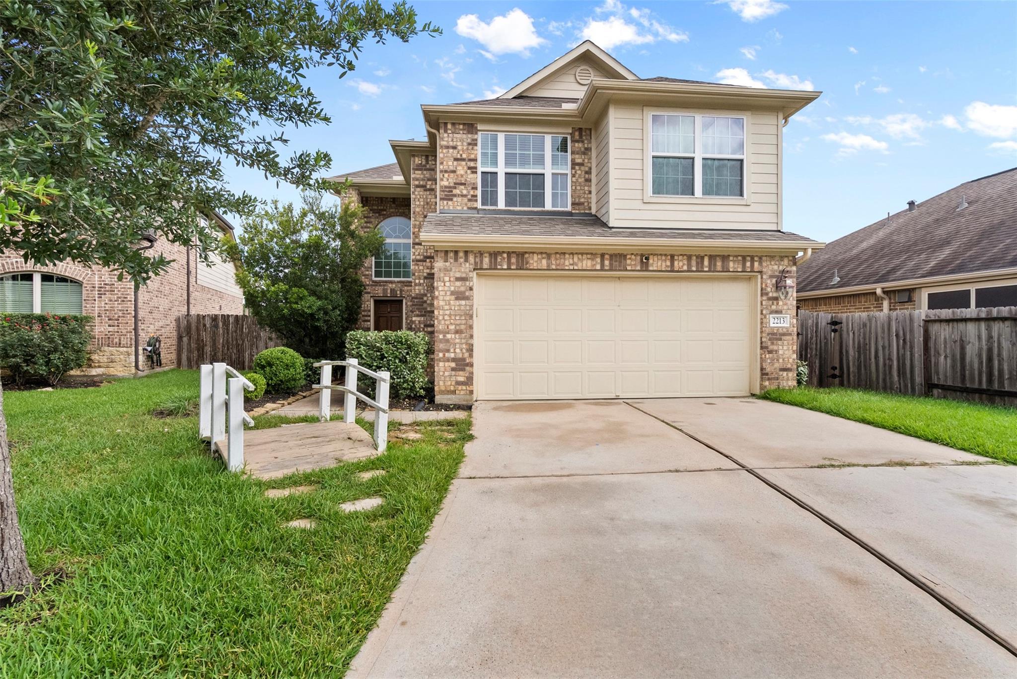 2213 Ivy Wall Drive