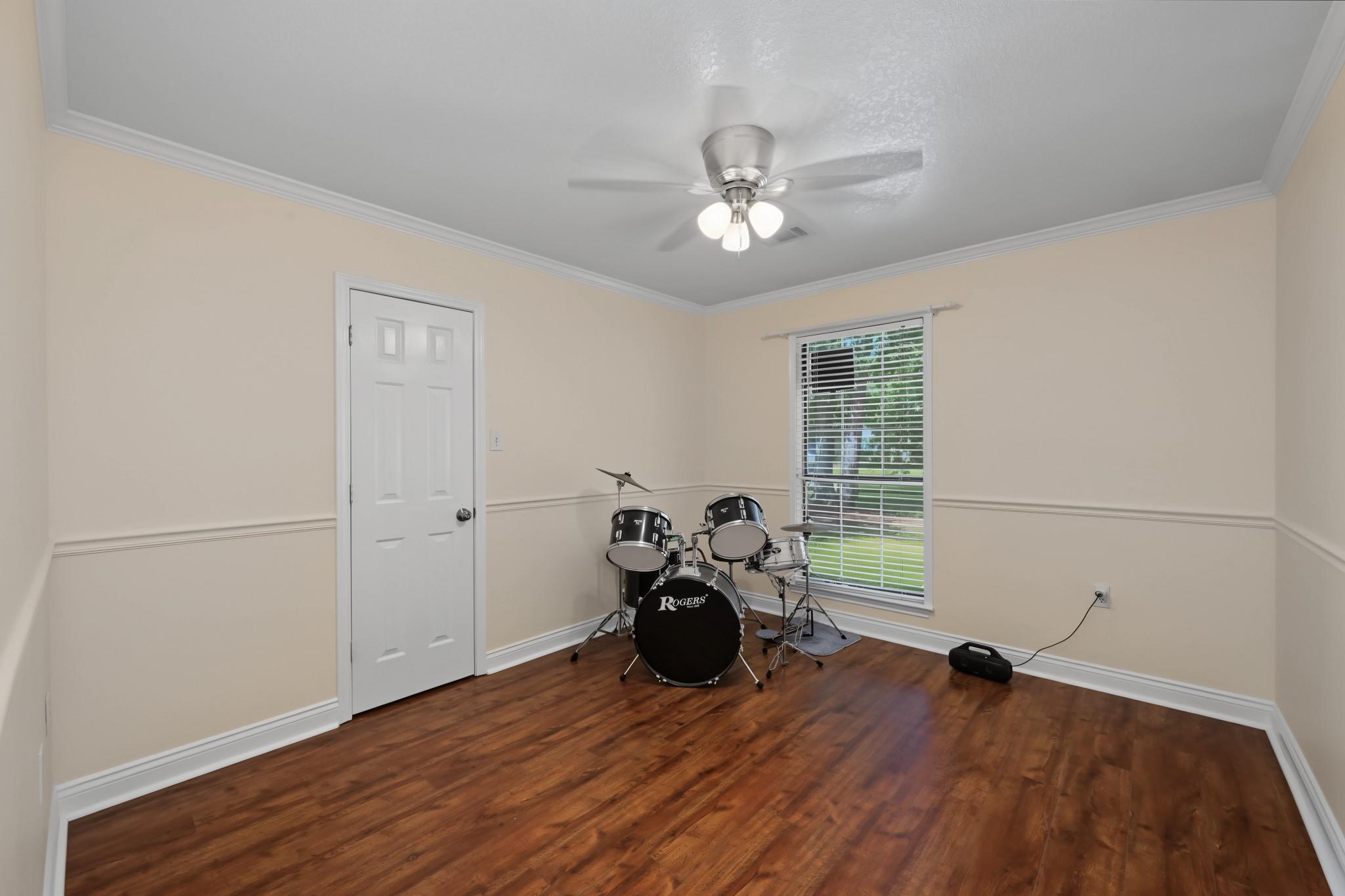 10985 Woods Lane