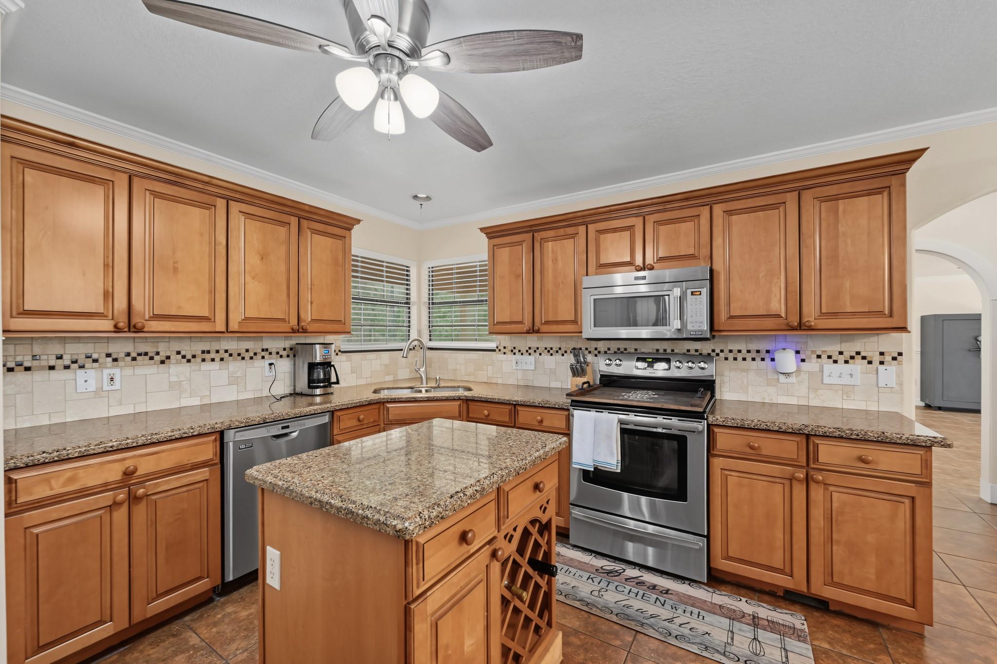 10985 Woods Lane