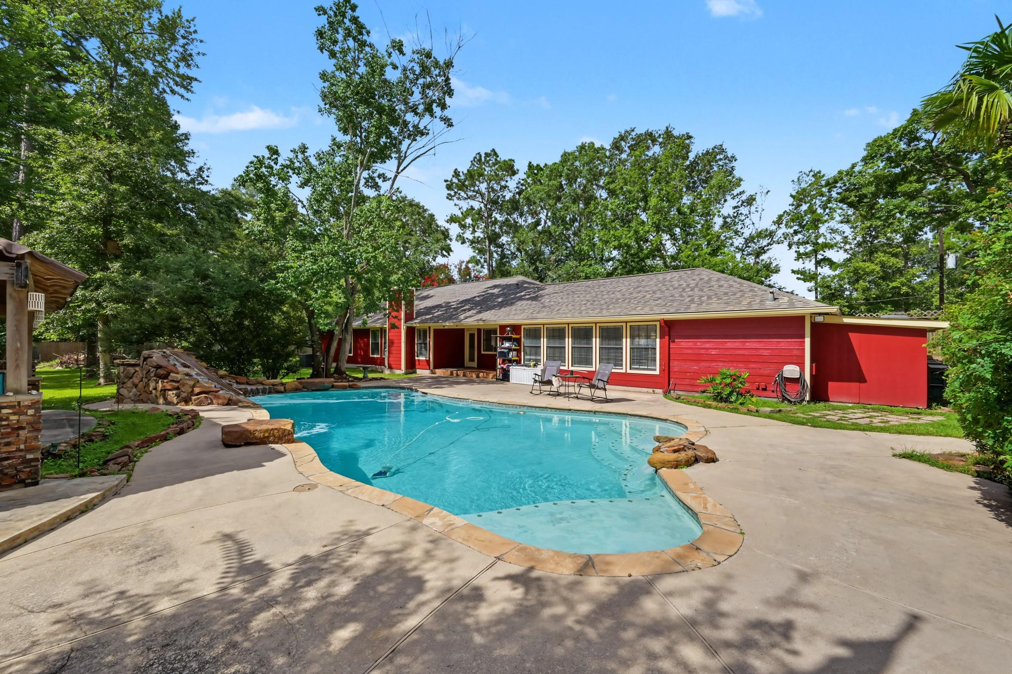 10985 Woods Lane