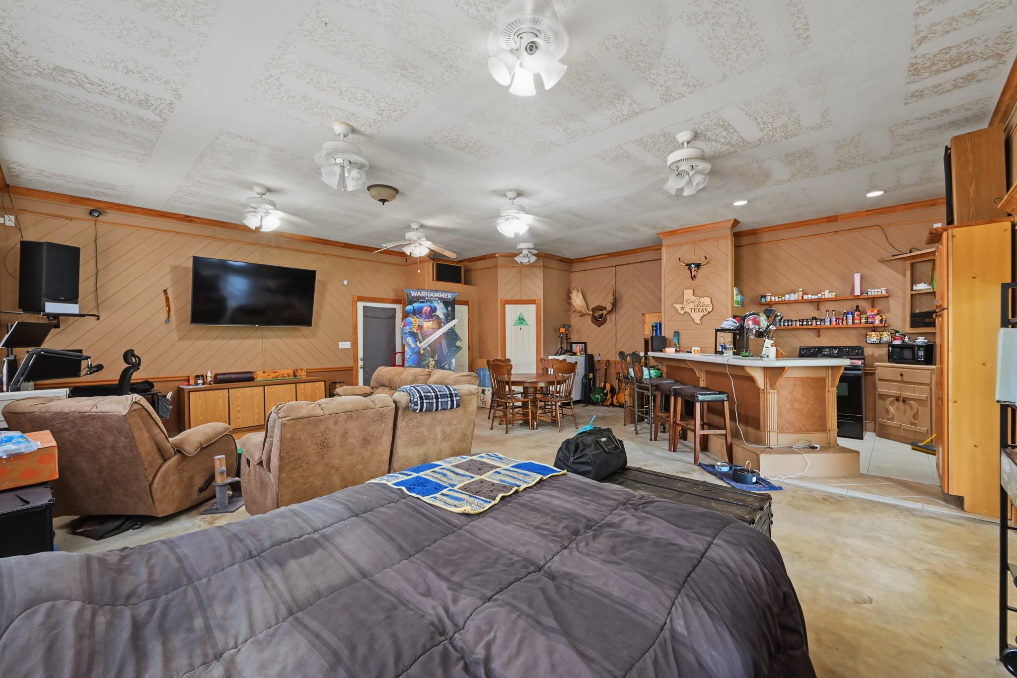 10985 Woods Lane