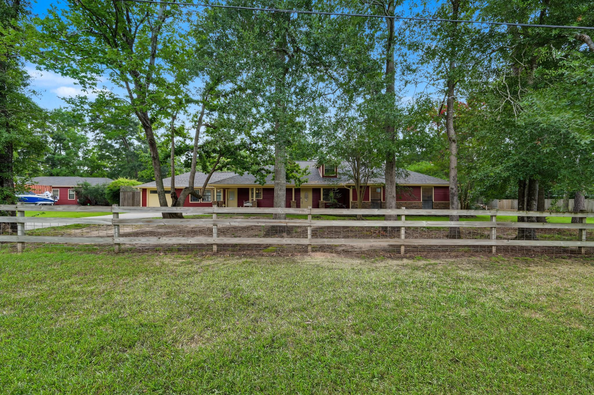 10985 Woods Lane