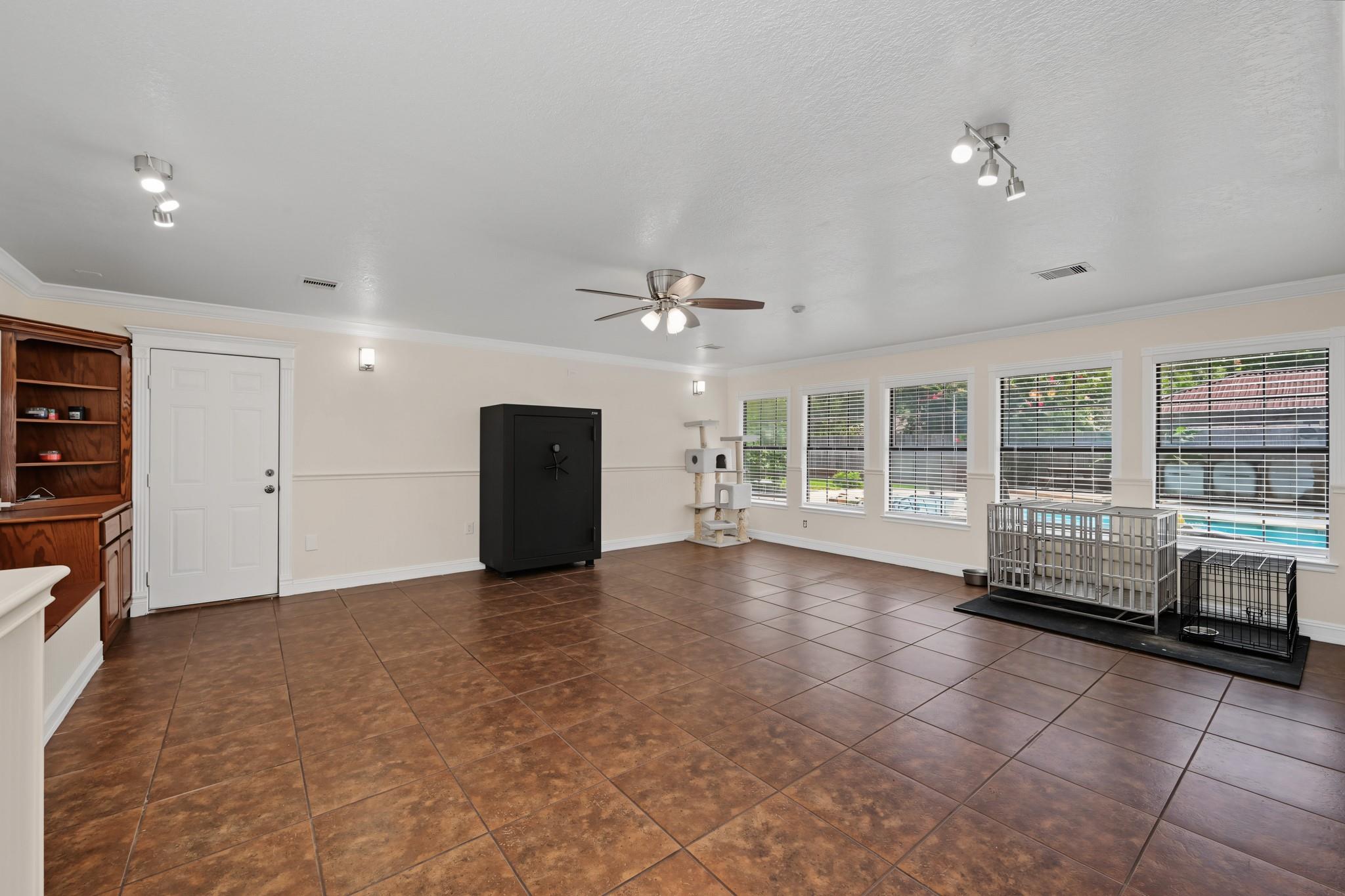 10985 Woods Lane