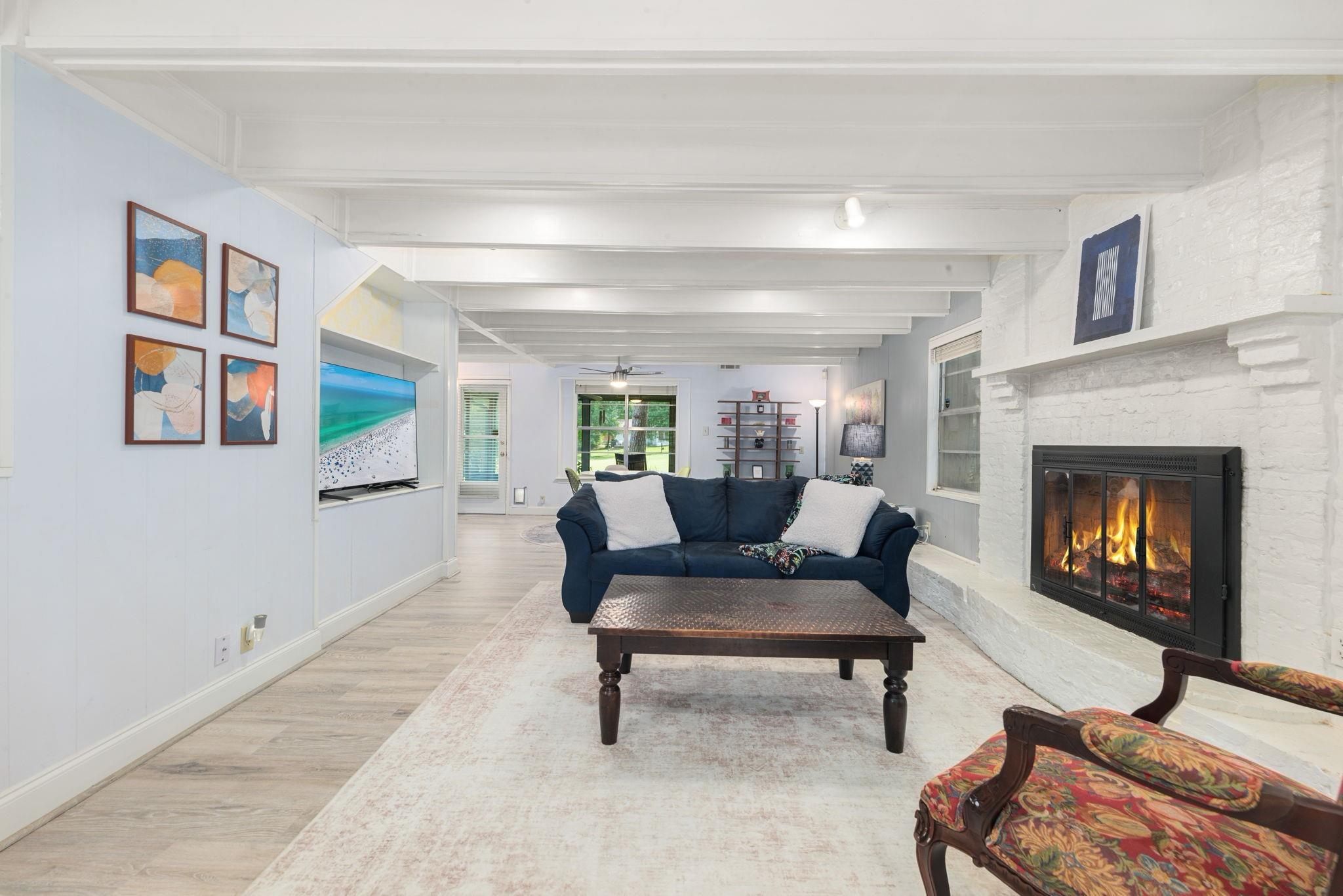 132 Paradise Valley