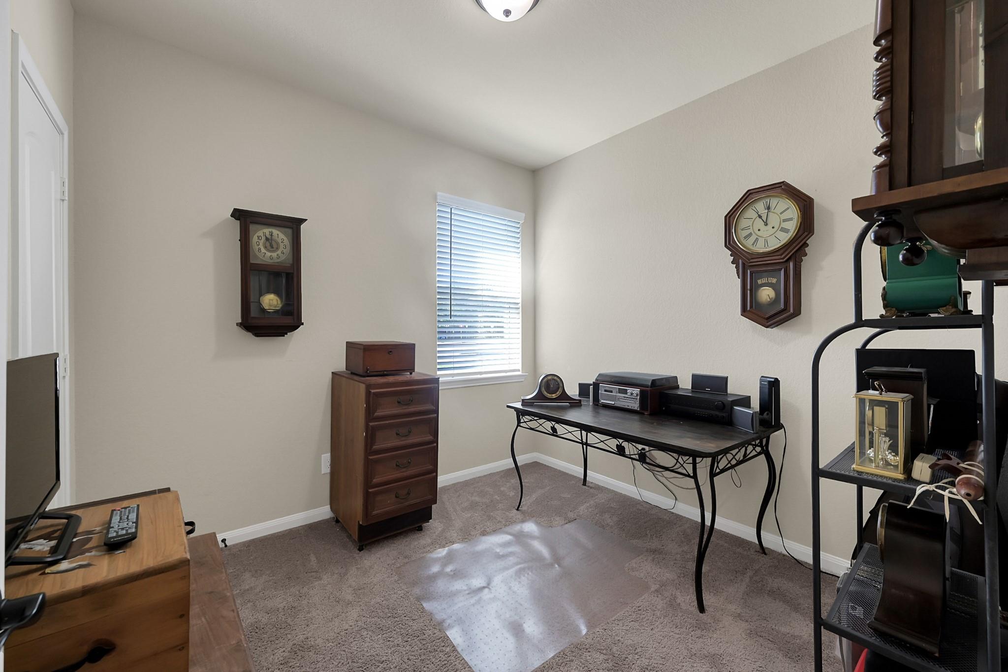 9041 Oval Glass Street