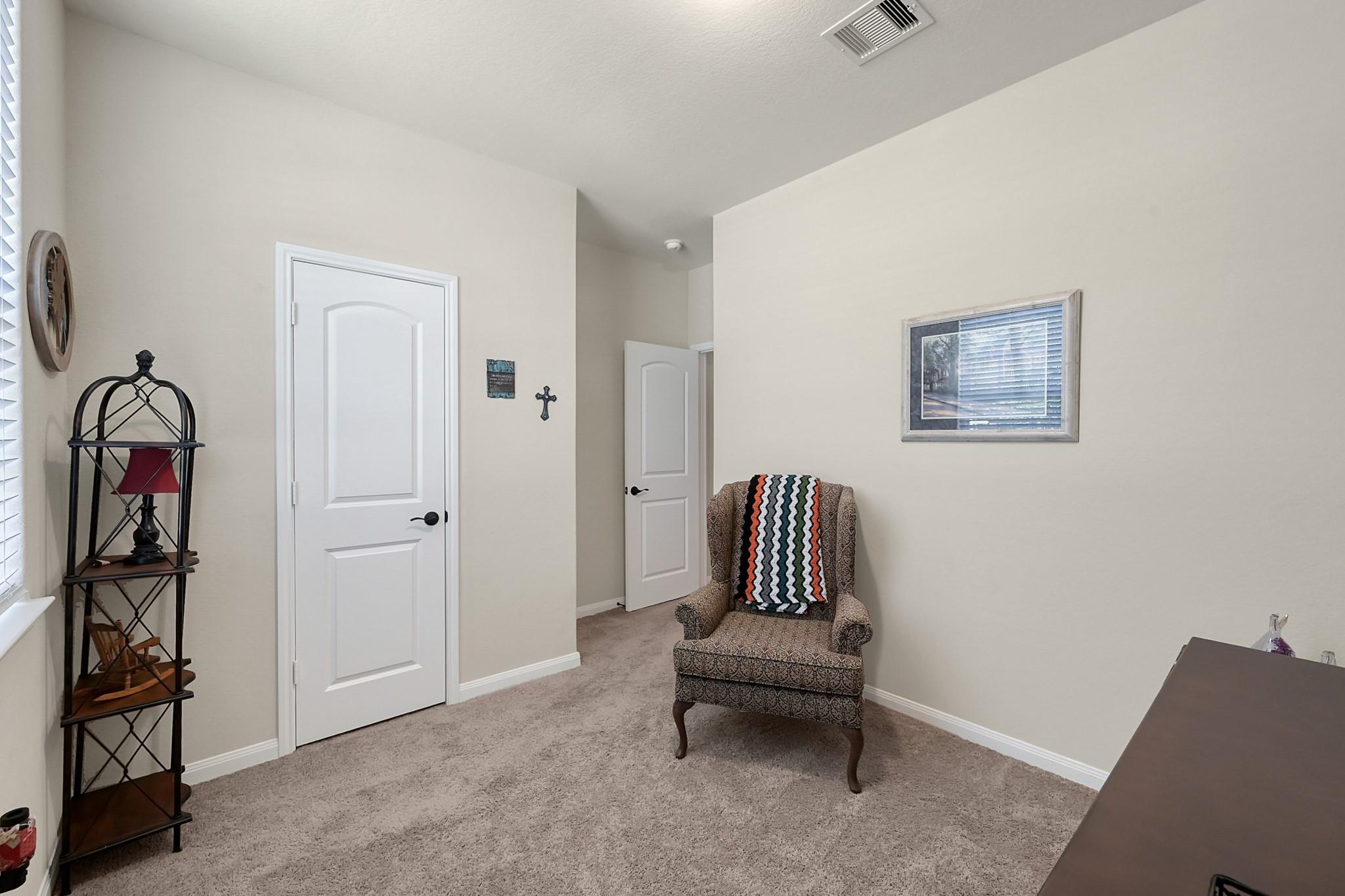 9041 Oval Glass Street