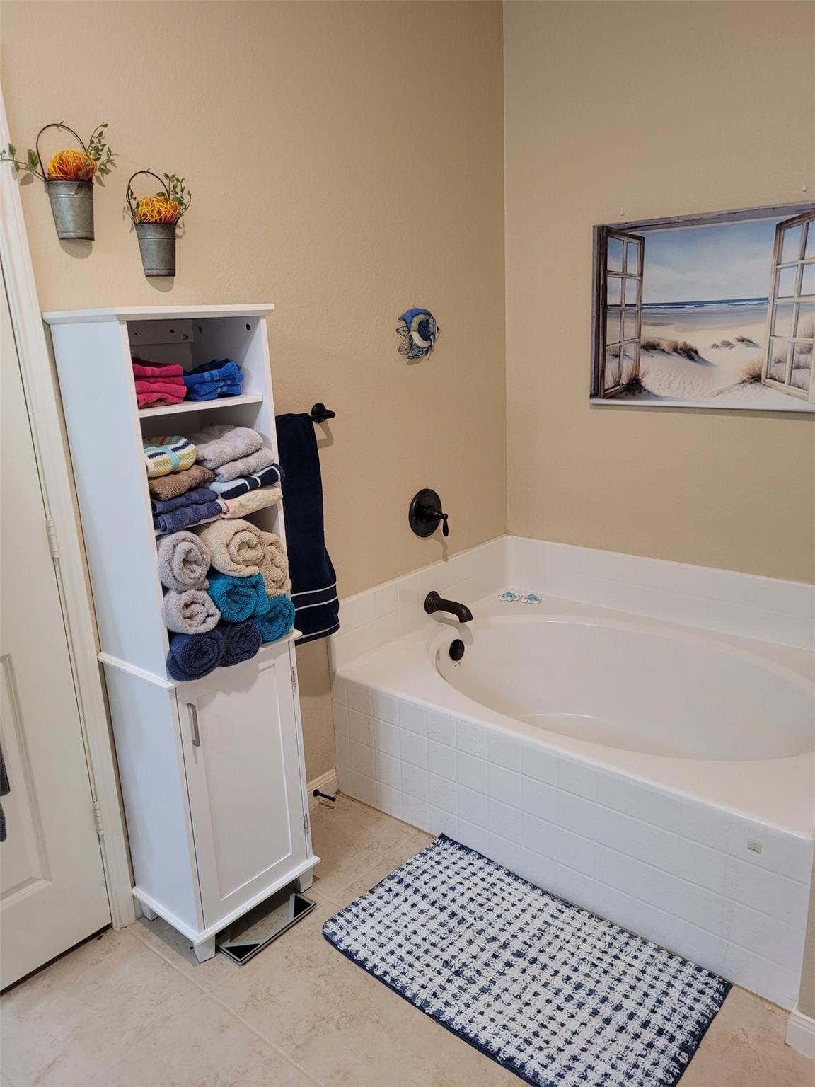 9041 Oval Glass Street