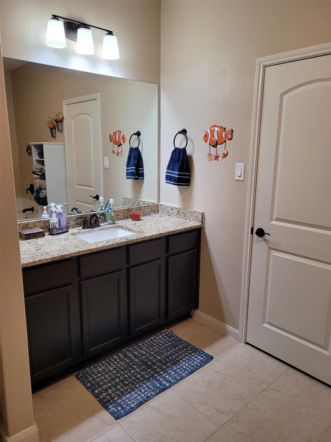 9041 Oval Glass Street