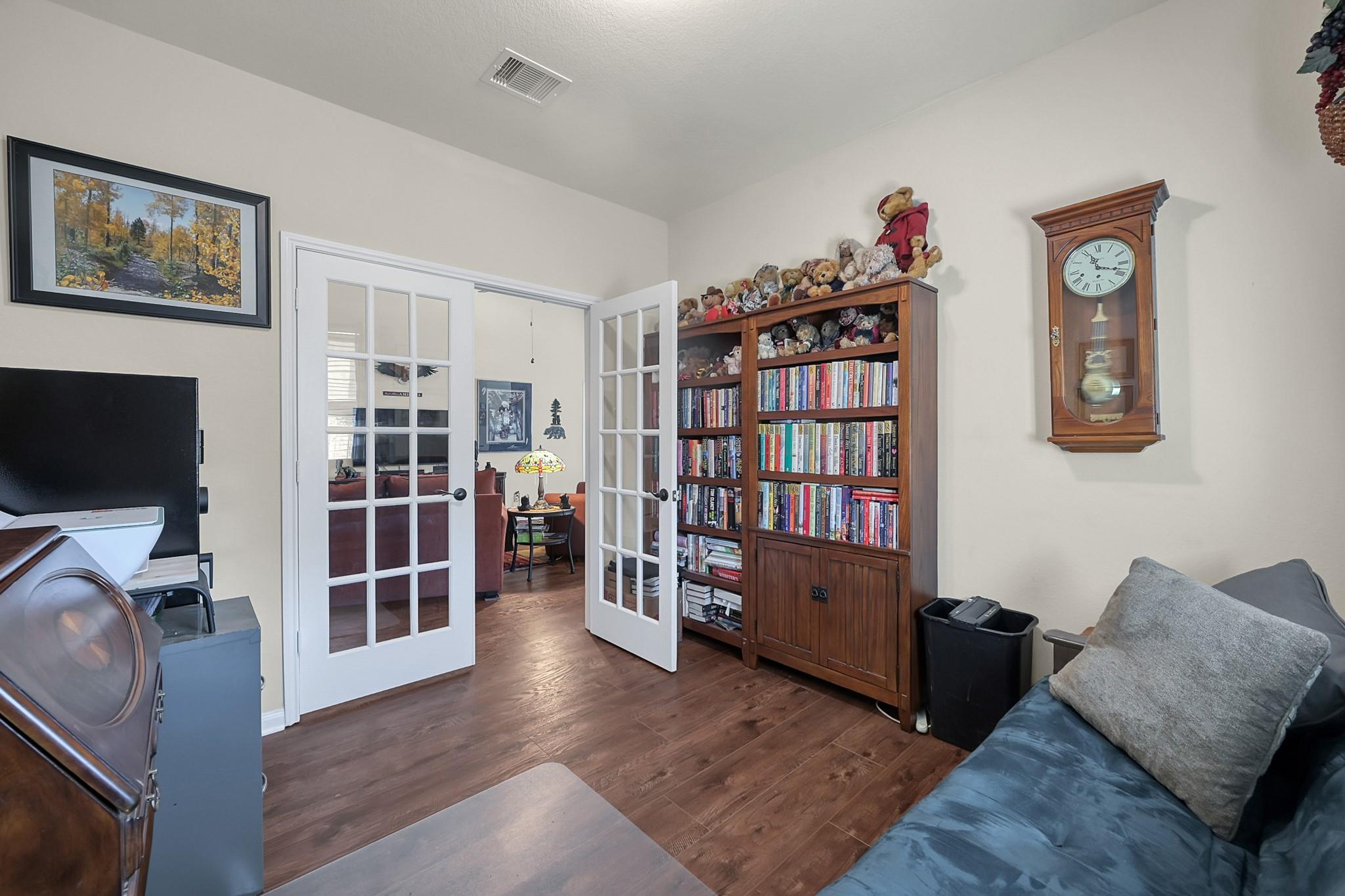 9041 Oval Glass Street