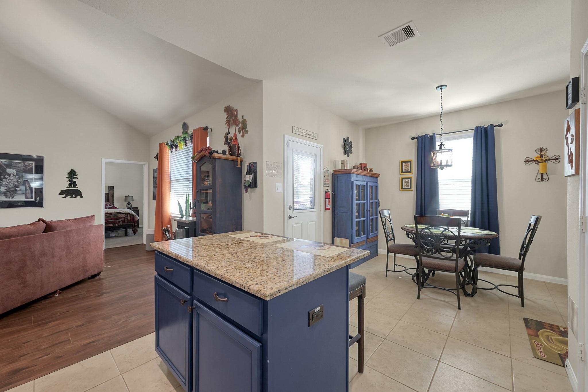 9041 Oval Glass Street