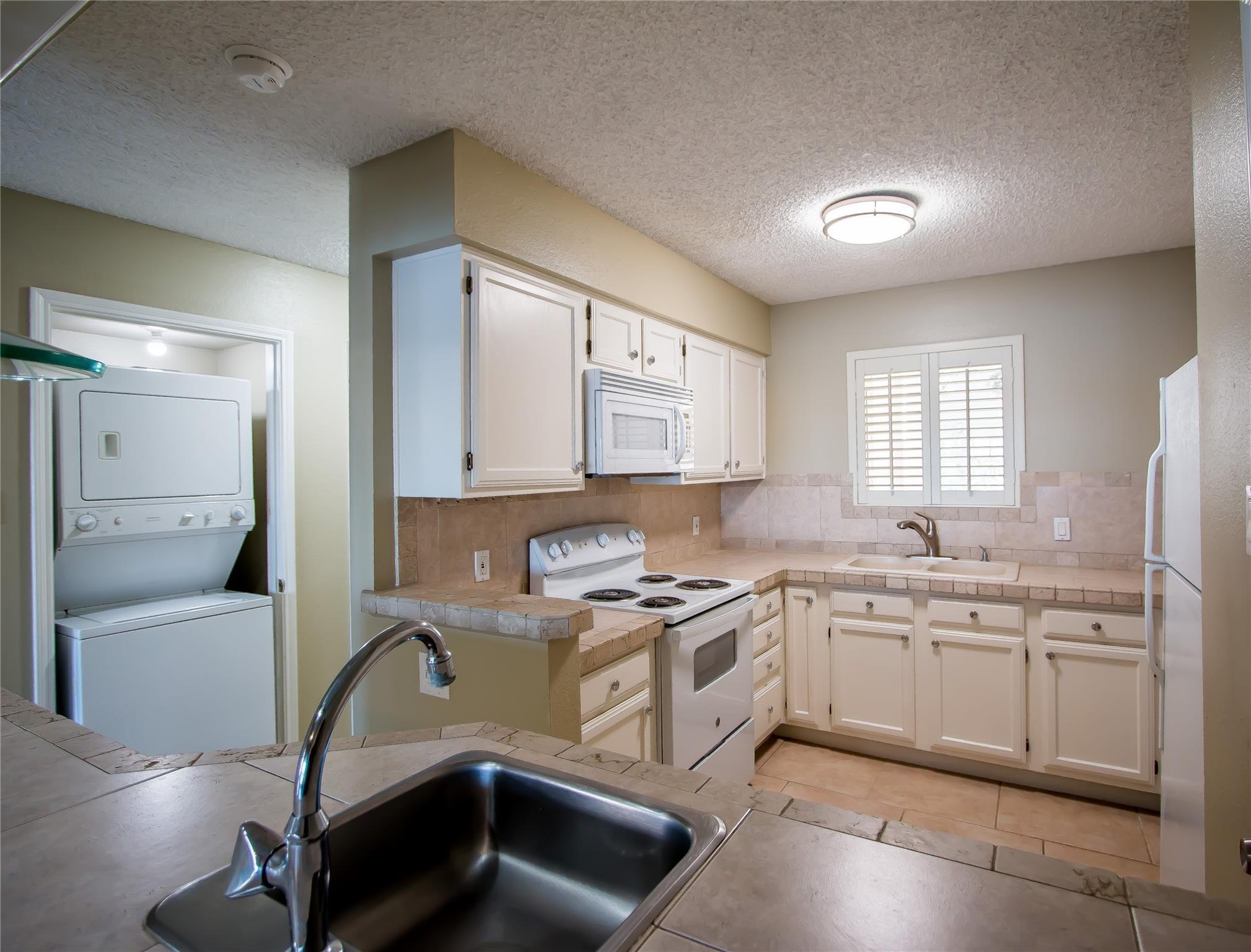 202 Lakeview Terrace # H