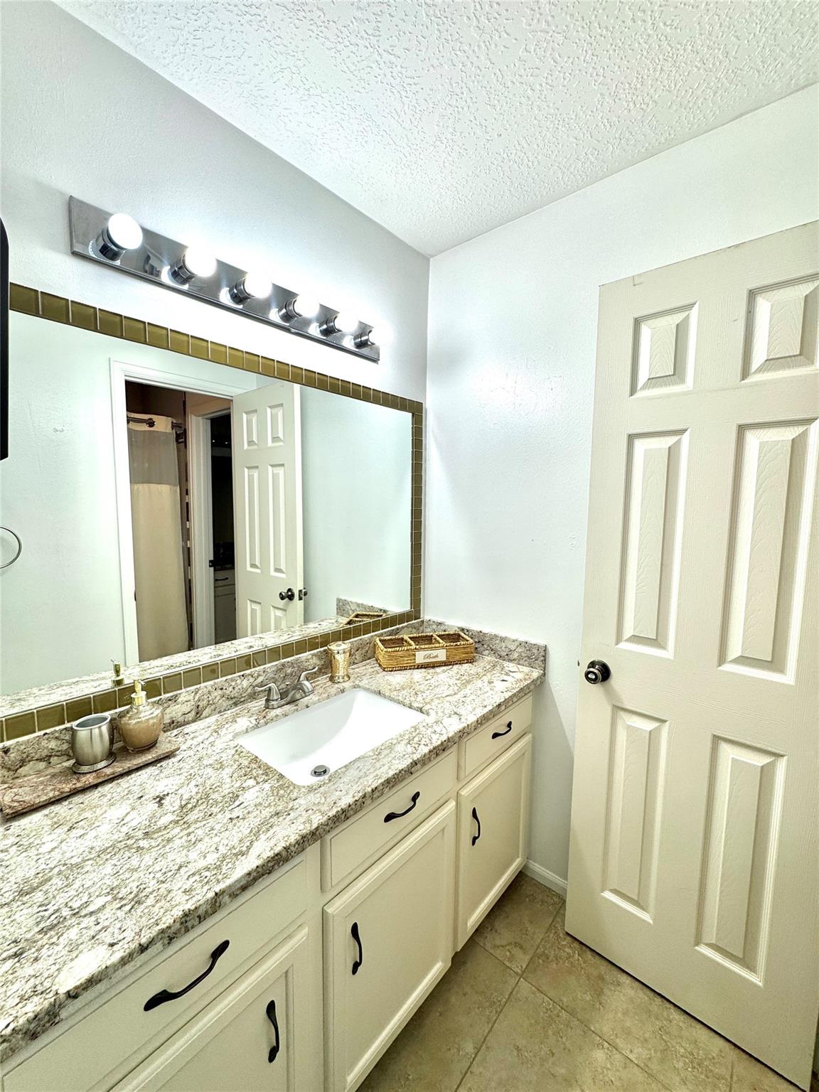 59 Acorn Cluster Court