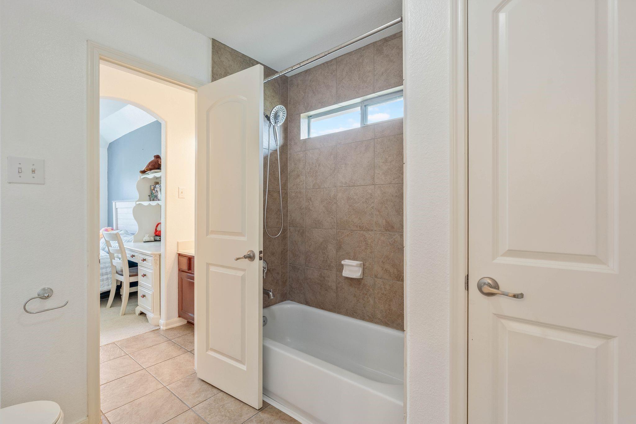 18515 N Settlers Shore Drive