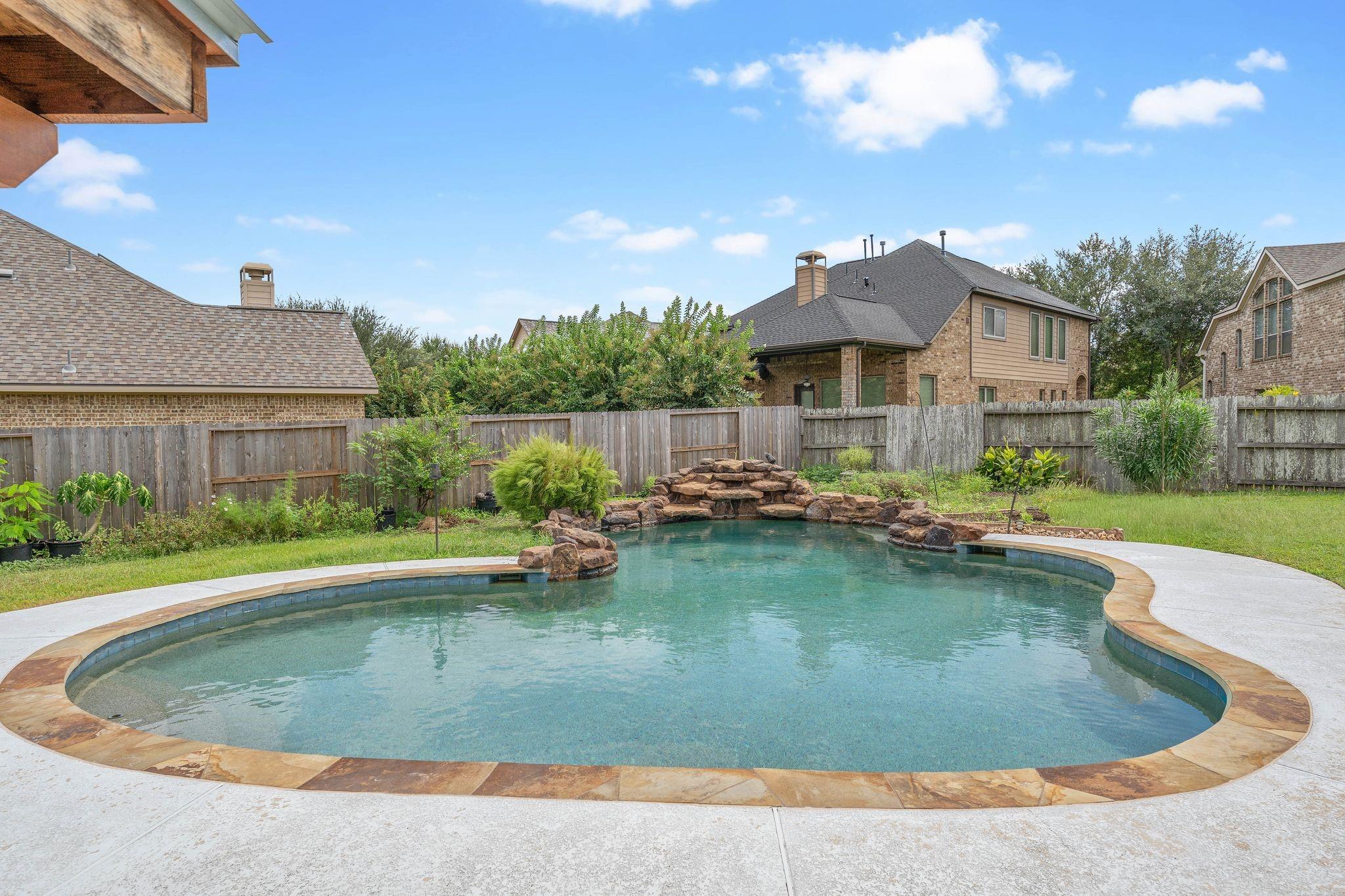 18515 N Settlers Shore Drive