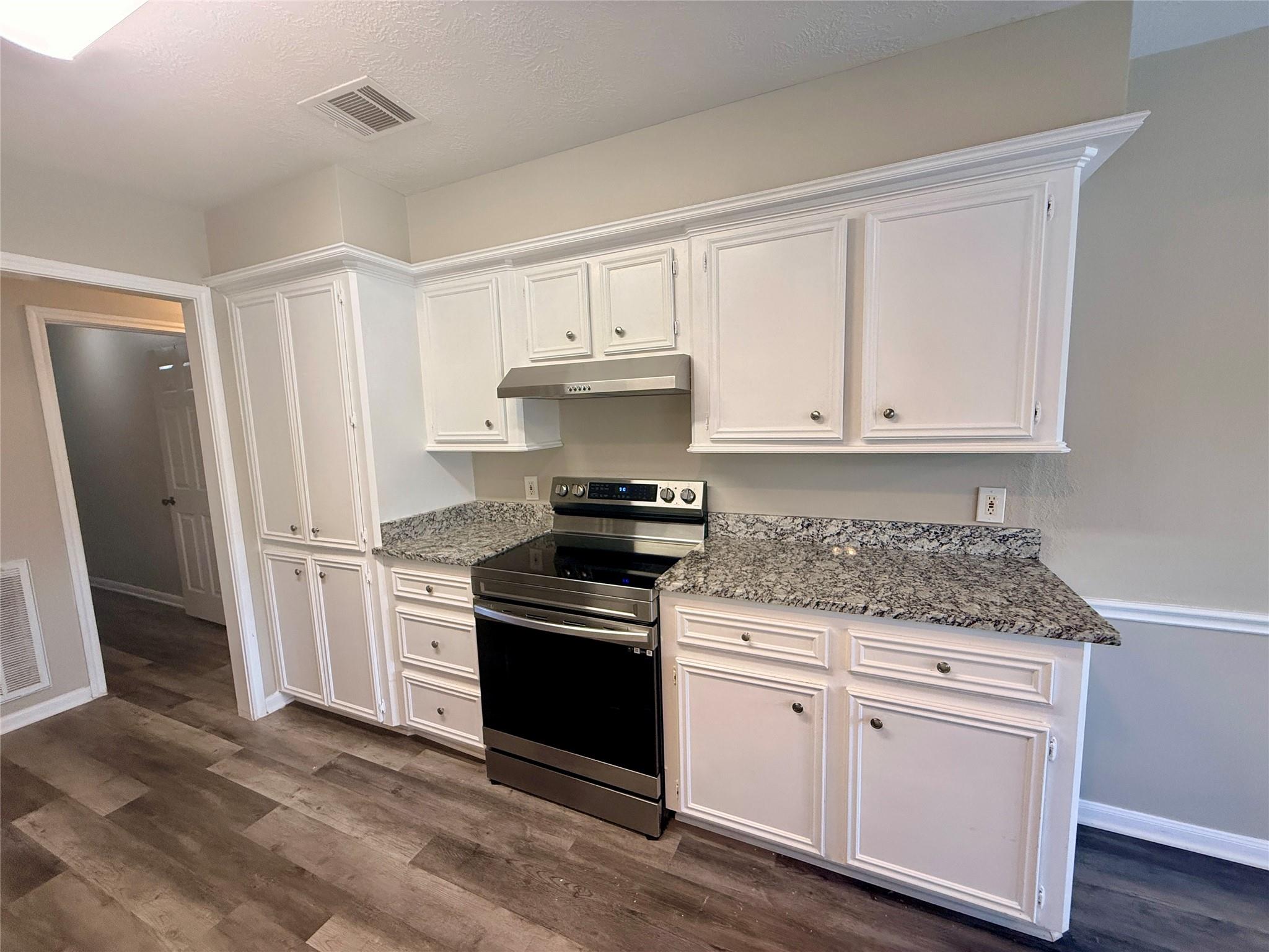 1719 Cantrell Boulevard