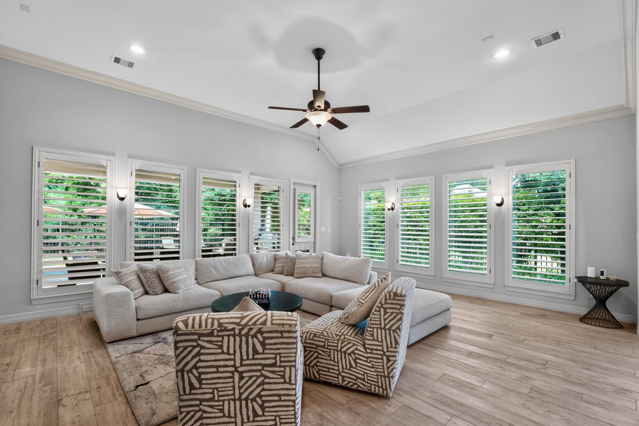 31 Woodglade Way