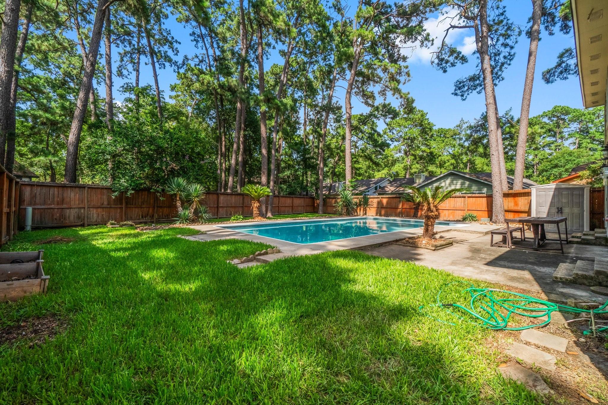 6 Fairmeade Bend Drive