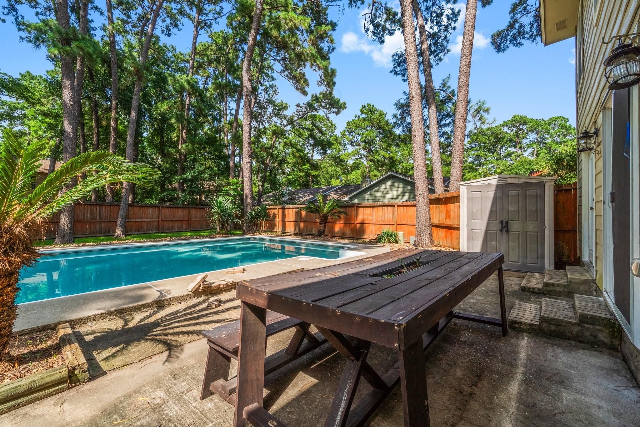 6 Fairmeade Bend Drive