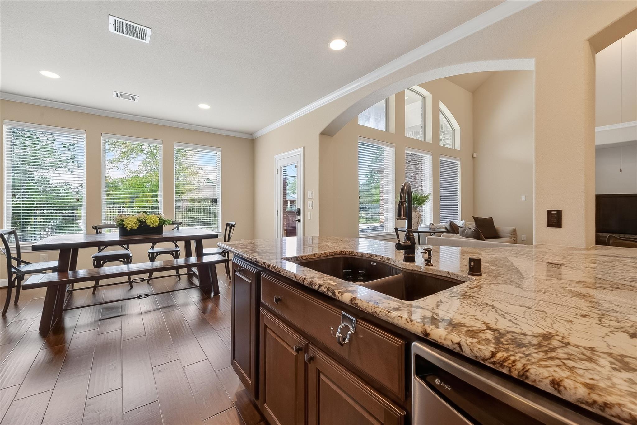 10 Cayuga Pond Court