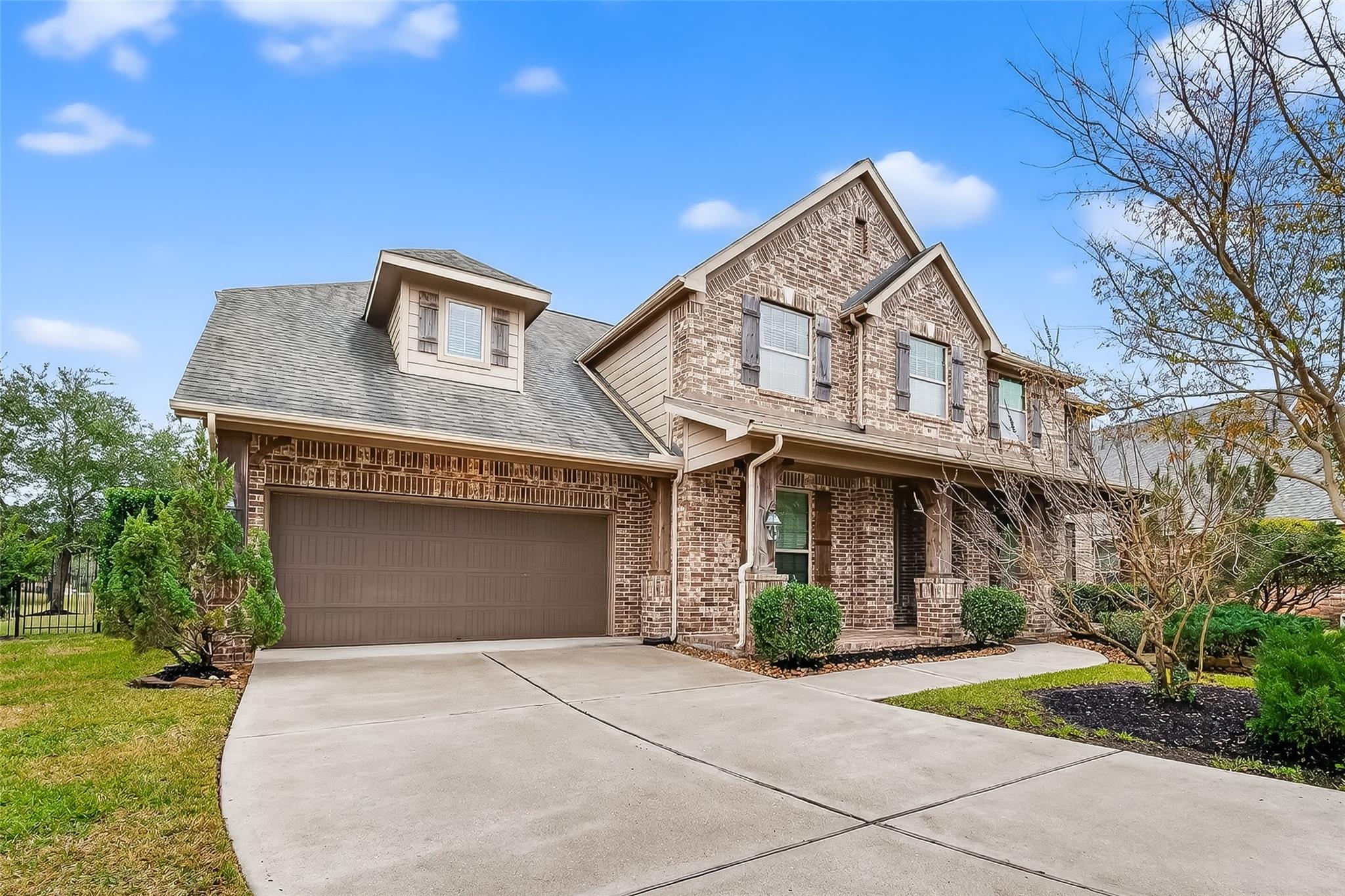 10 Cayuga Pond Court