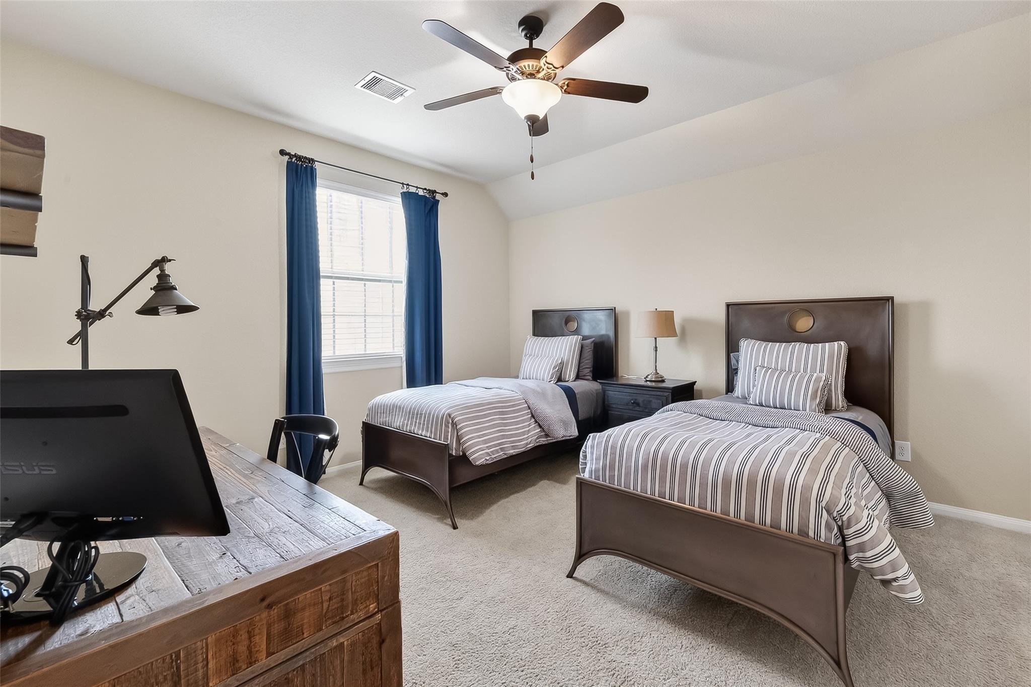 10 Cayuga Pond Court