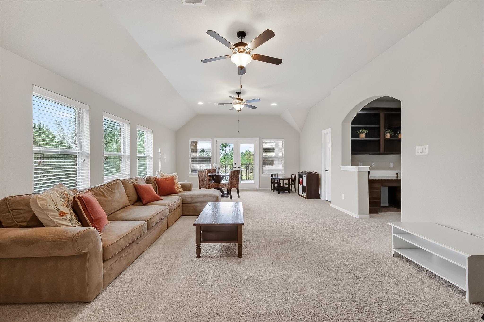 10 Cayuga Pond Court