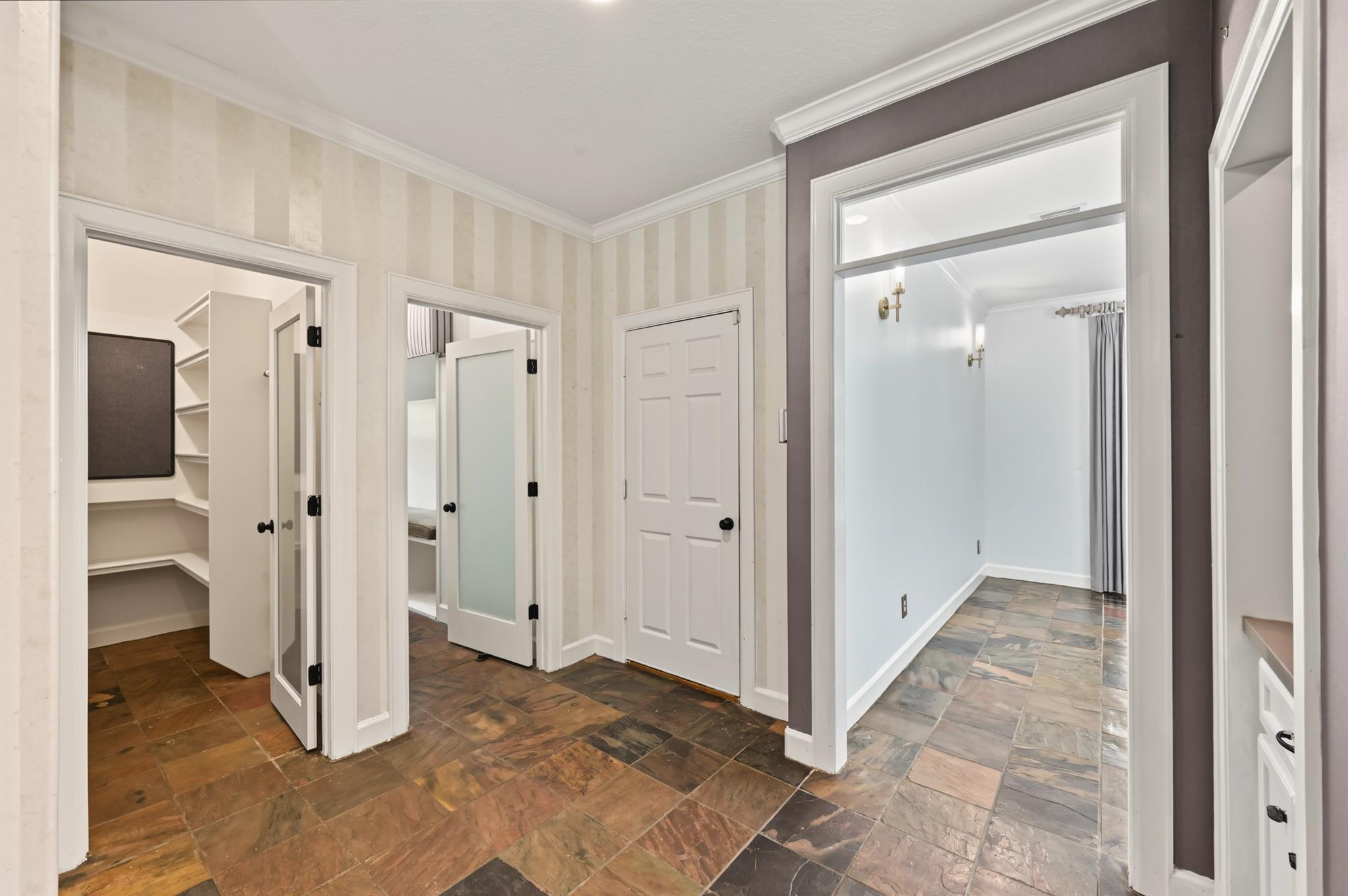 10933 Lake Forest Drive