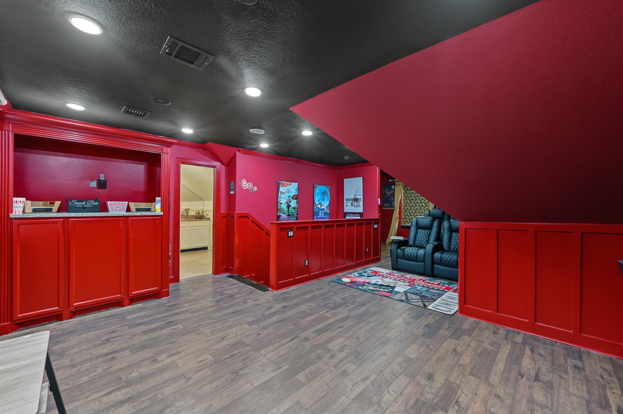 10933 Lake Forest Drive