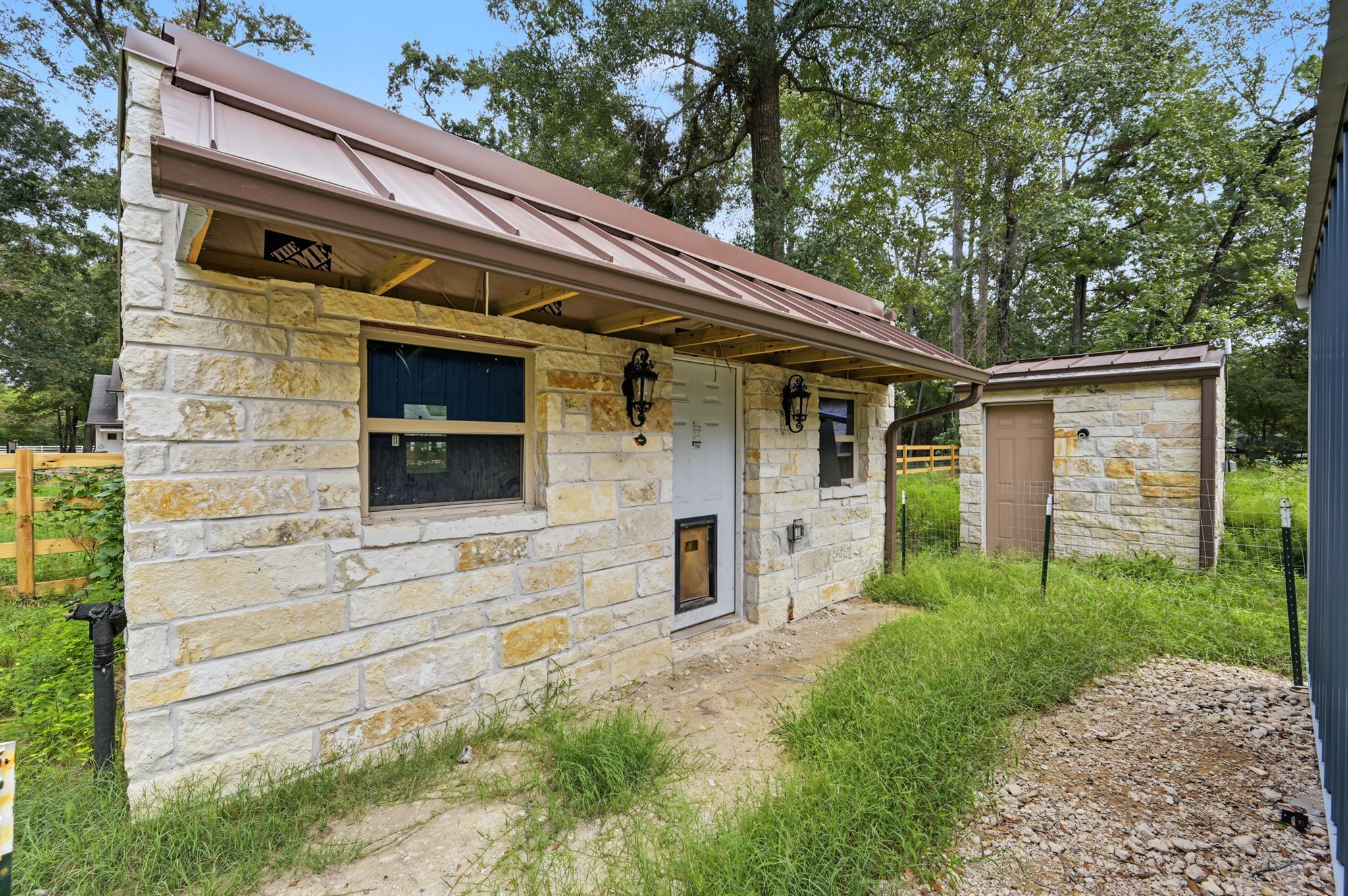 10933 Lake Forest Drive
