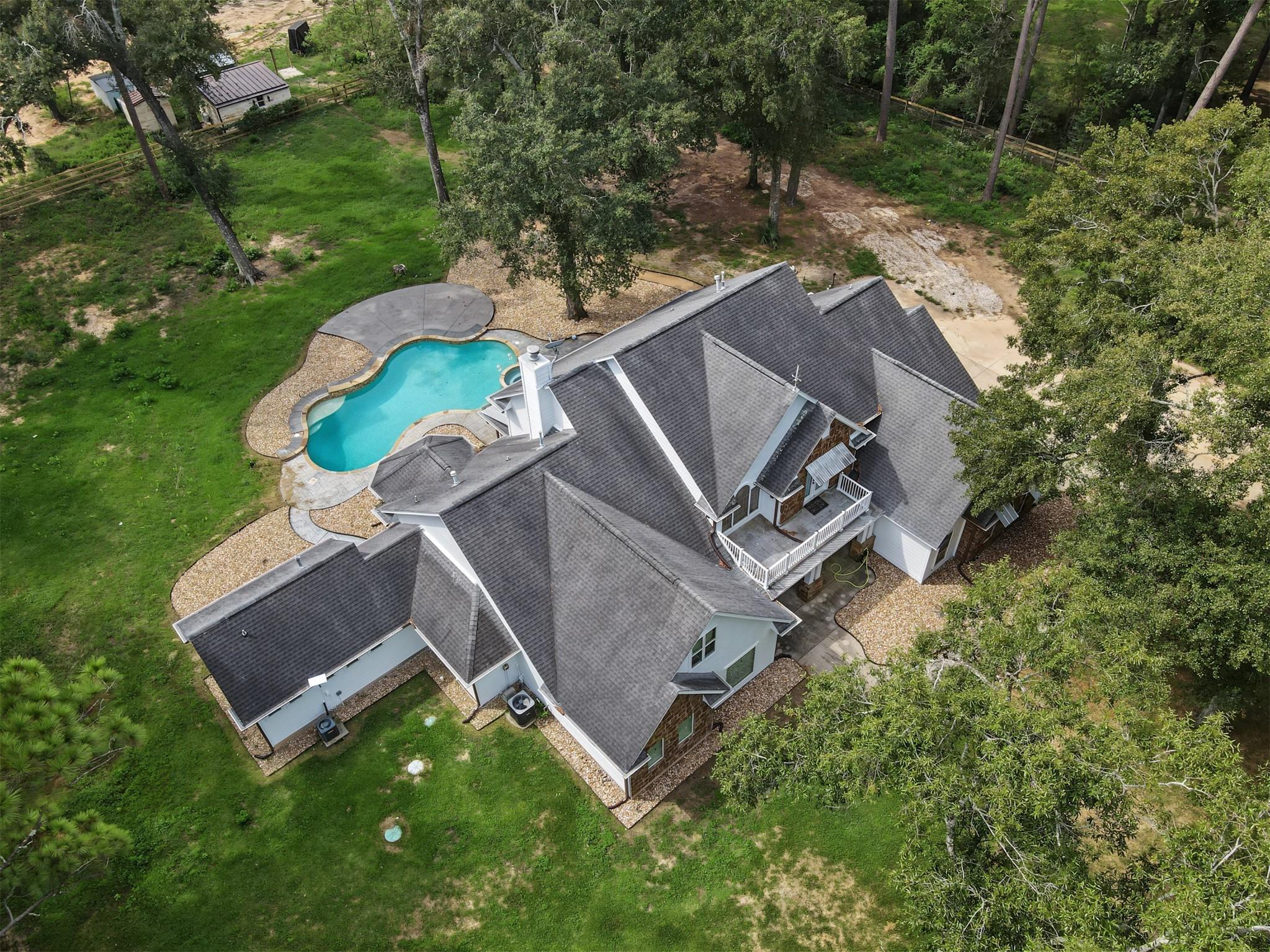 10933 Lake Forest Drive