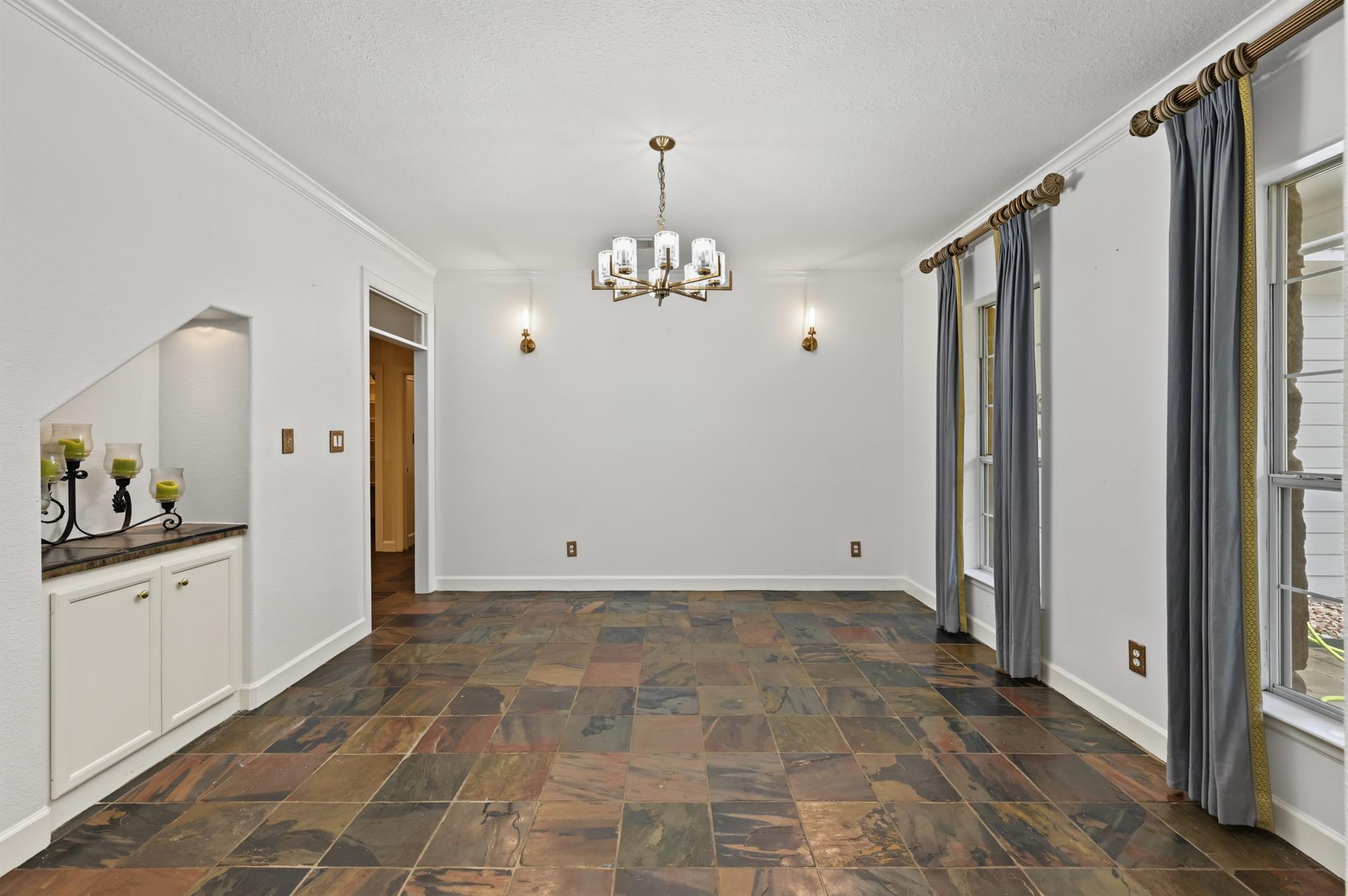 10933 Lake Forest Drive