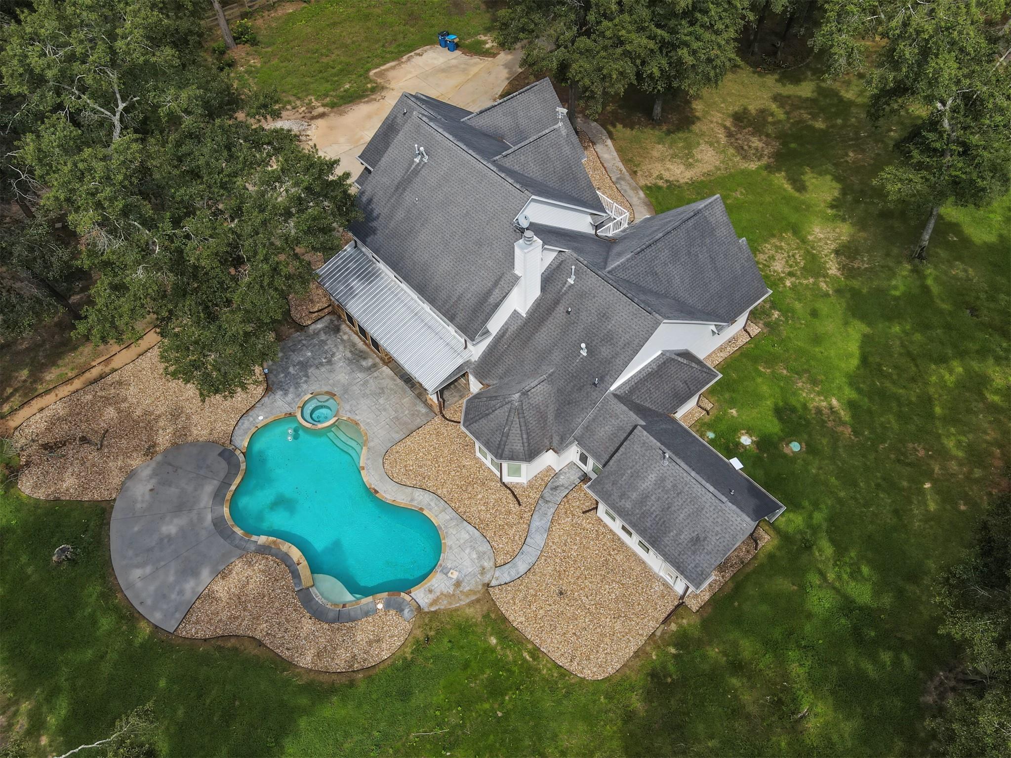 10933 Lake Forest Drive