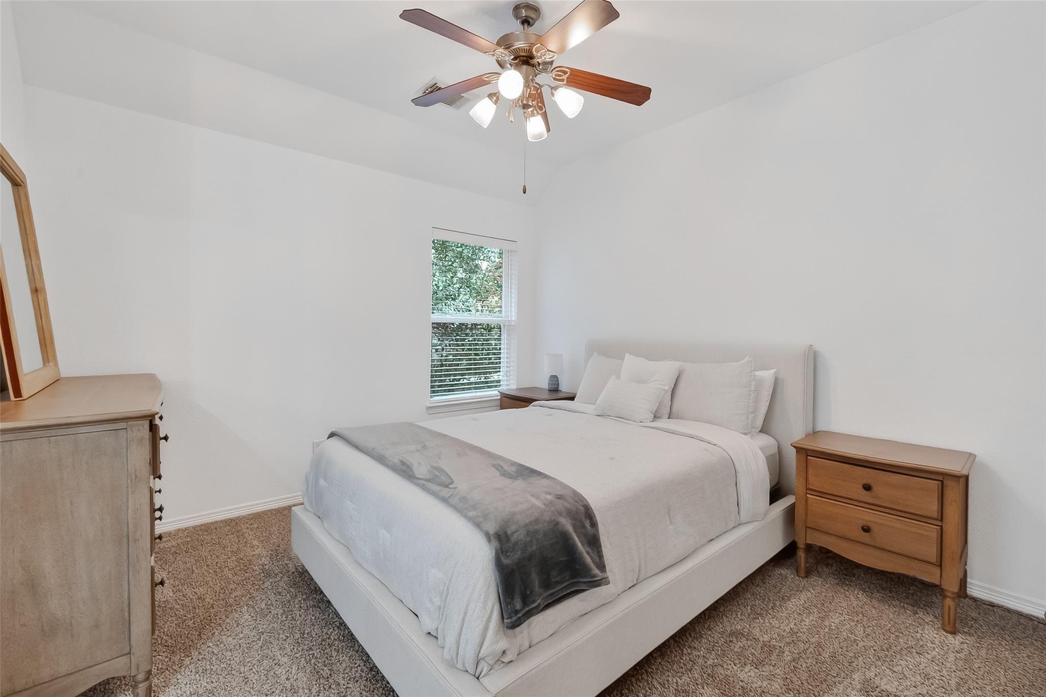 66 S Longsford Circle