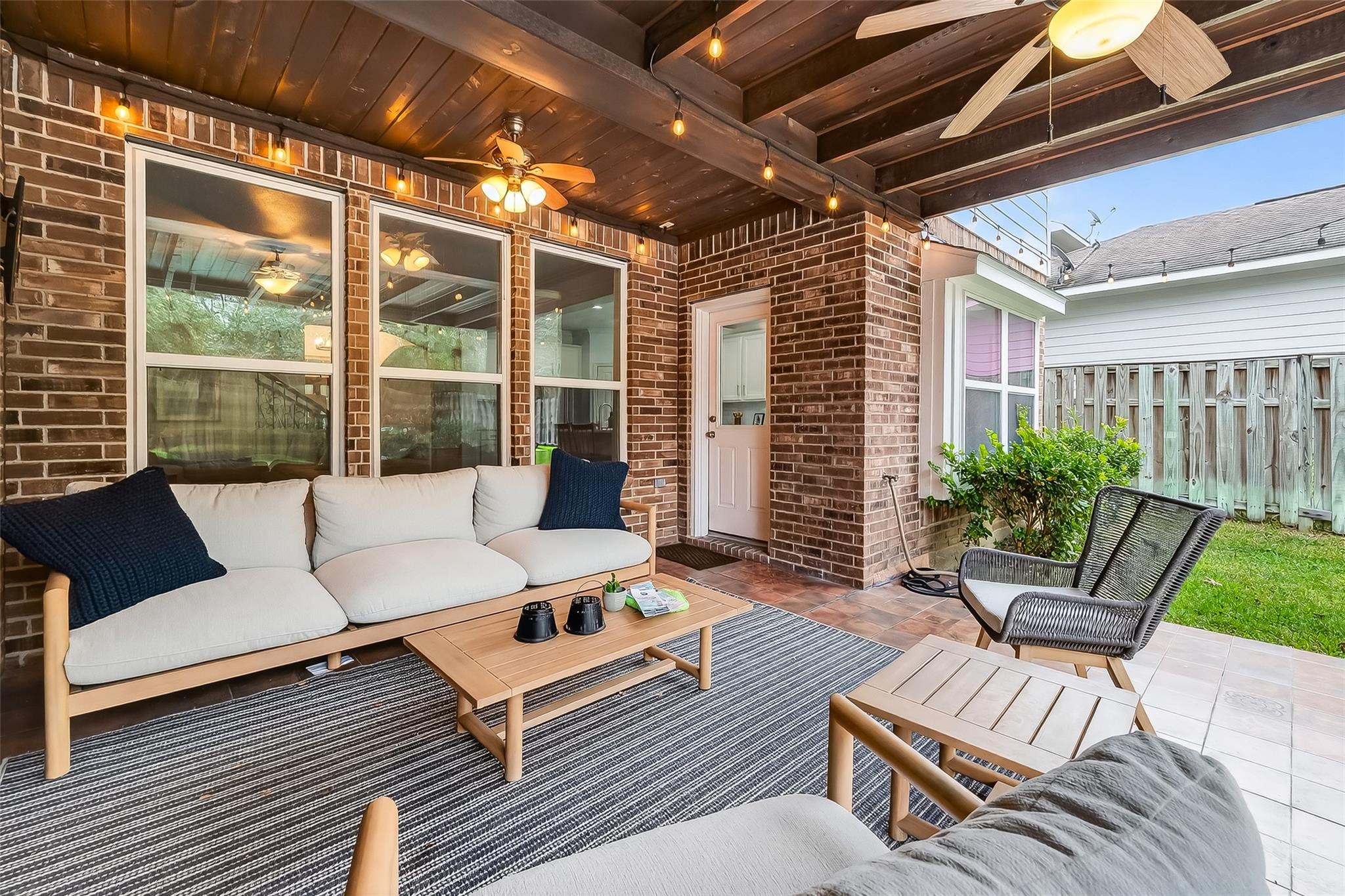 66 S Longsford Circle