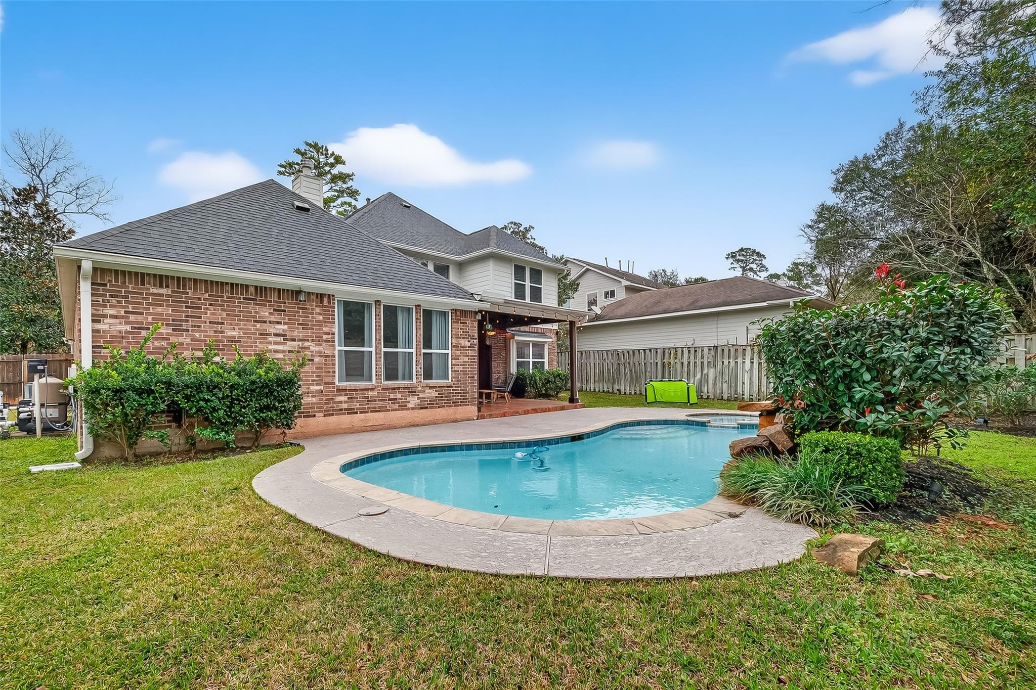 66 S Longsford Circle