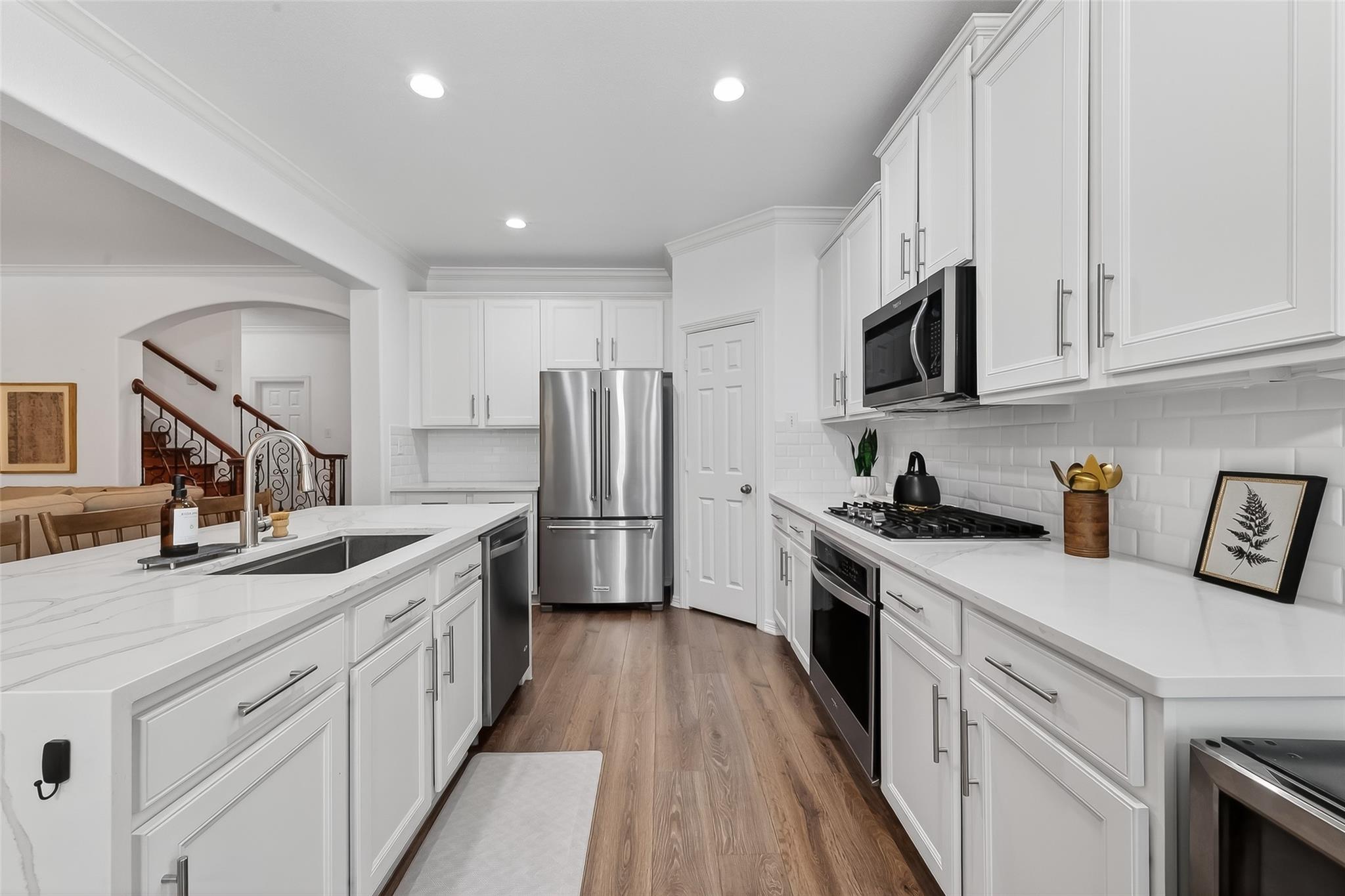 66 S Longsford Circle